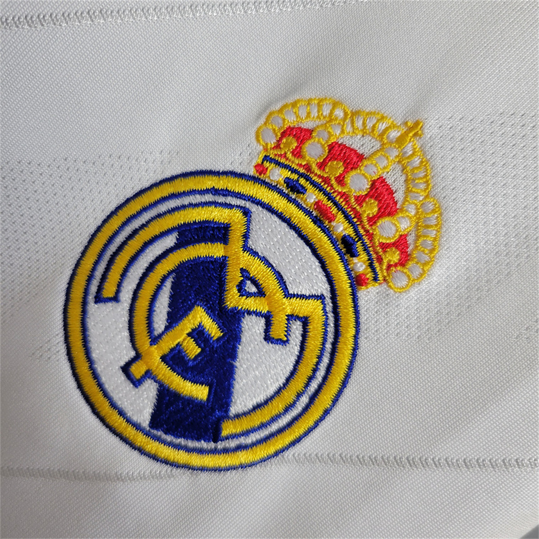 Retro Real Madrid 17-18 Home Long Sleeve Jersey - with Champions League Final Final - SOCCERDEALSHOP