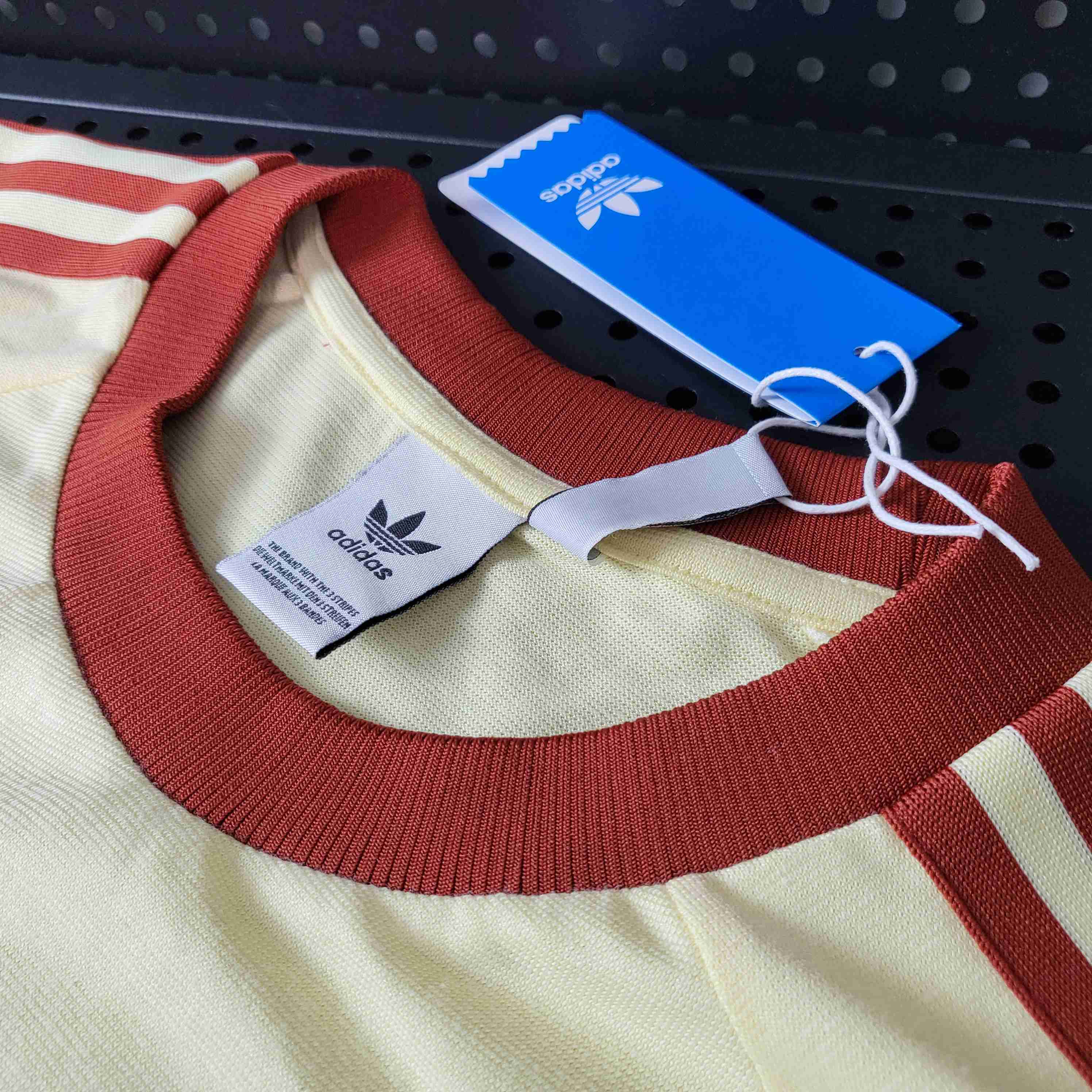 Colombia 2024 Classic Originals 3-Stripes Casual Shirt - Player Version - SOCCERDEALSHOP