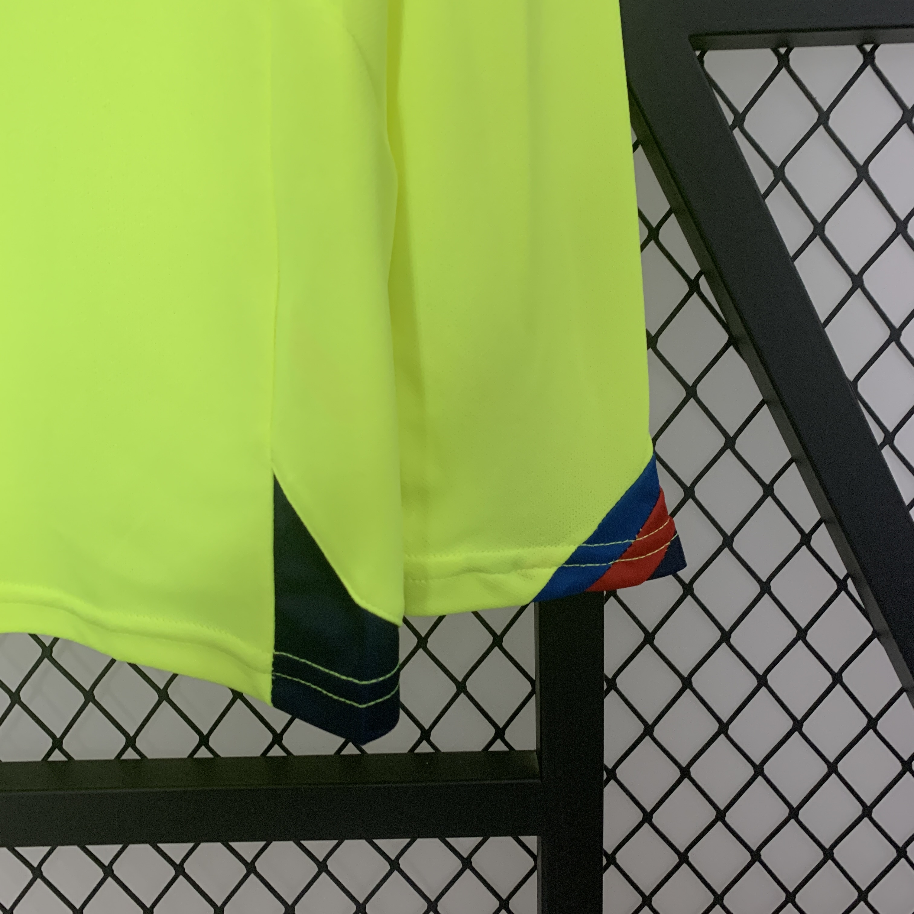 B.A.R.S.A Retro 05-06 Away Stadium Long Sleeve Jersey - SOCCERDEALSHOP