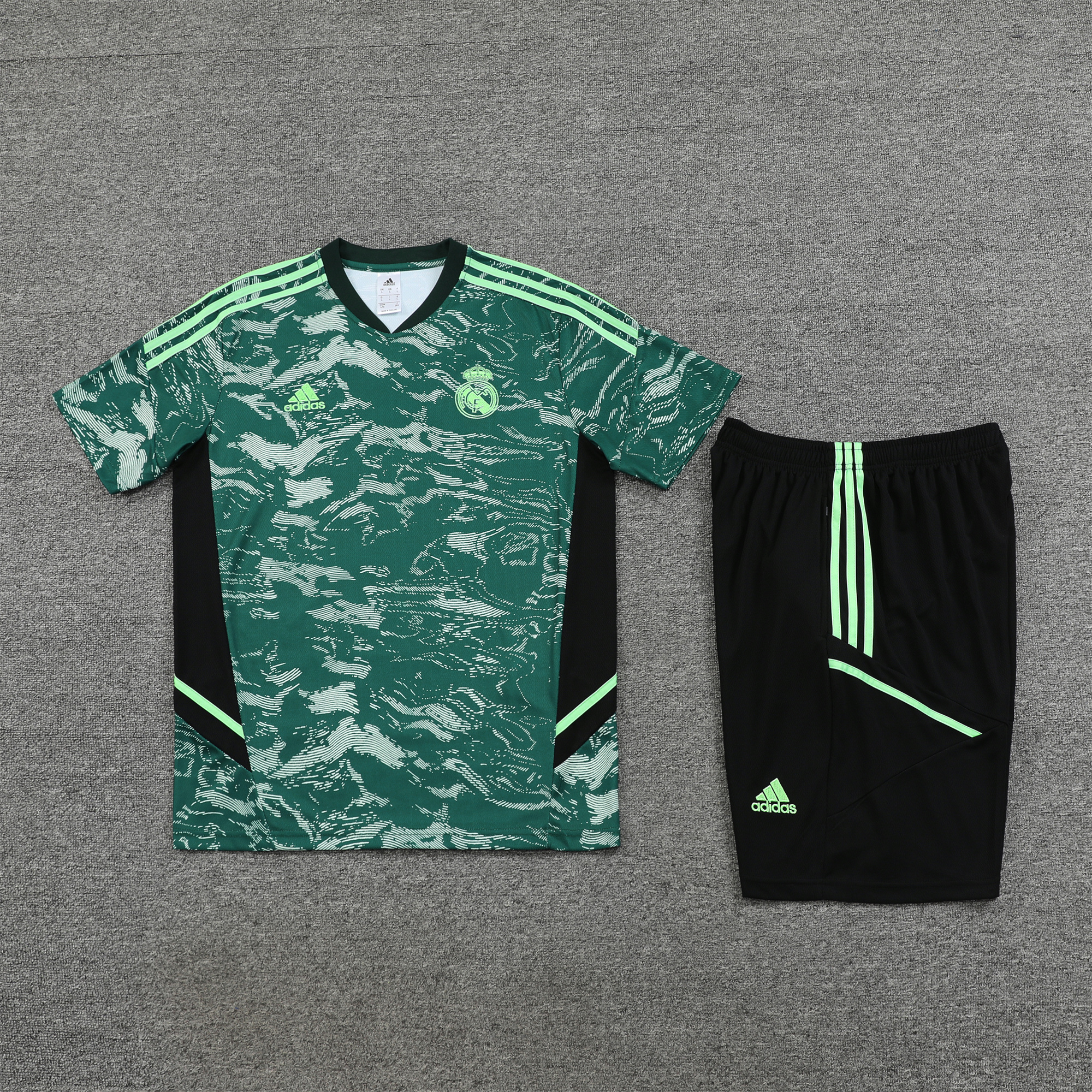 Real Madrid 23-24 Short-Sleeve Training Set - Green - SOCCERDEALSHOP