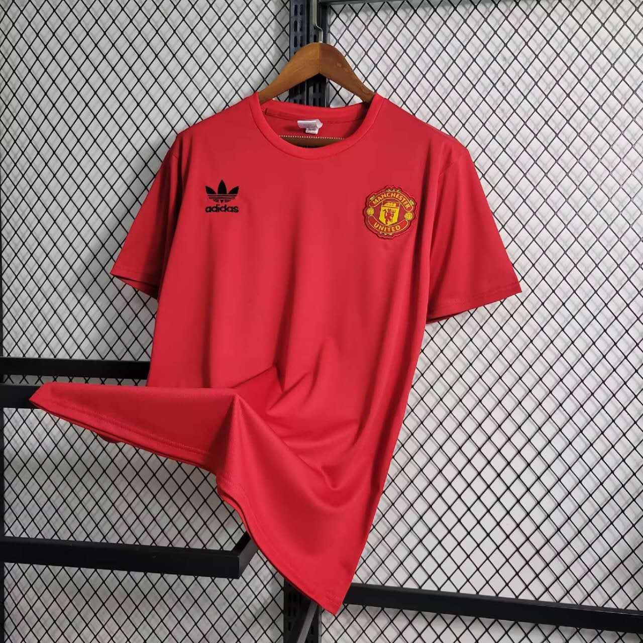 Manchester United 23-24 Red Training Jersey - Fans Version - SOCCERDEALSHOP