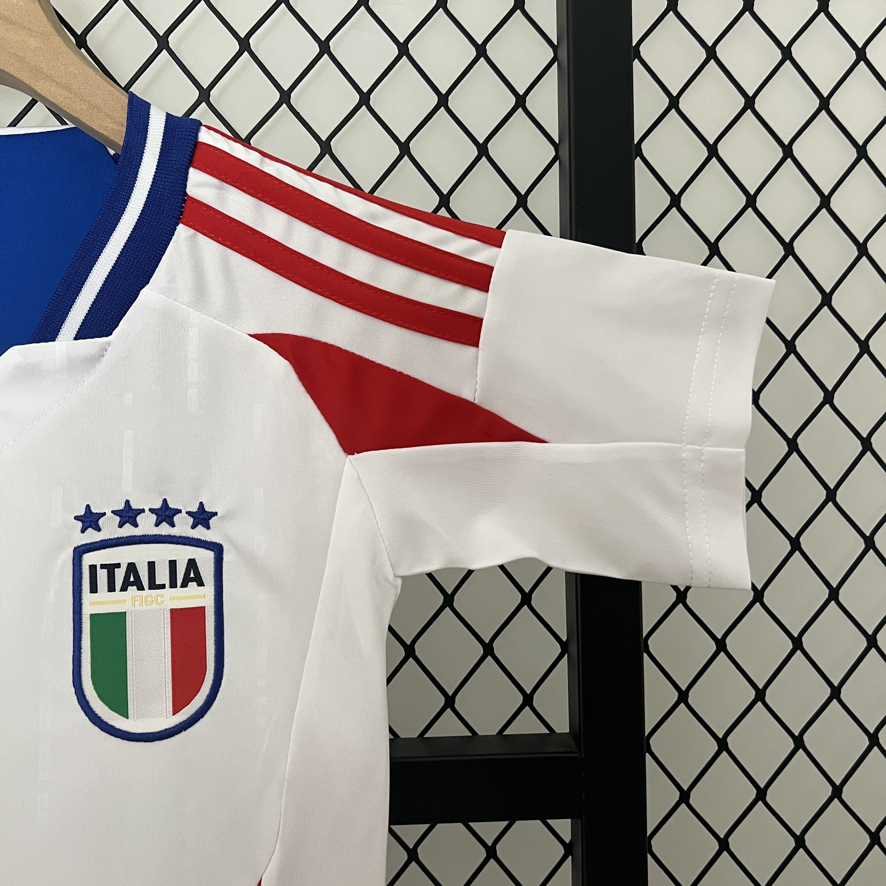 Italy 2024 Away Stadium Kids Kit - SOCCERDEALSHOP