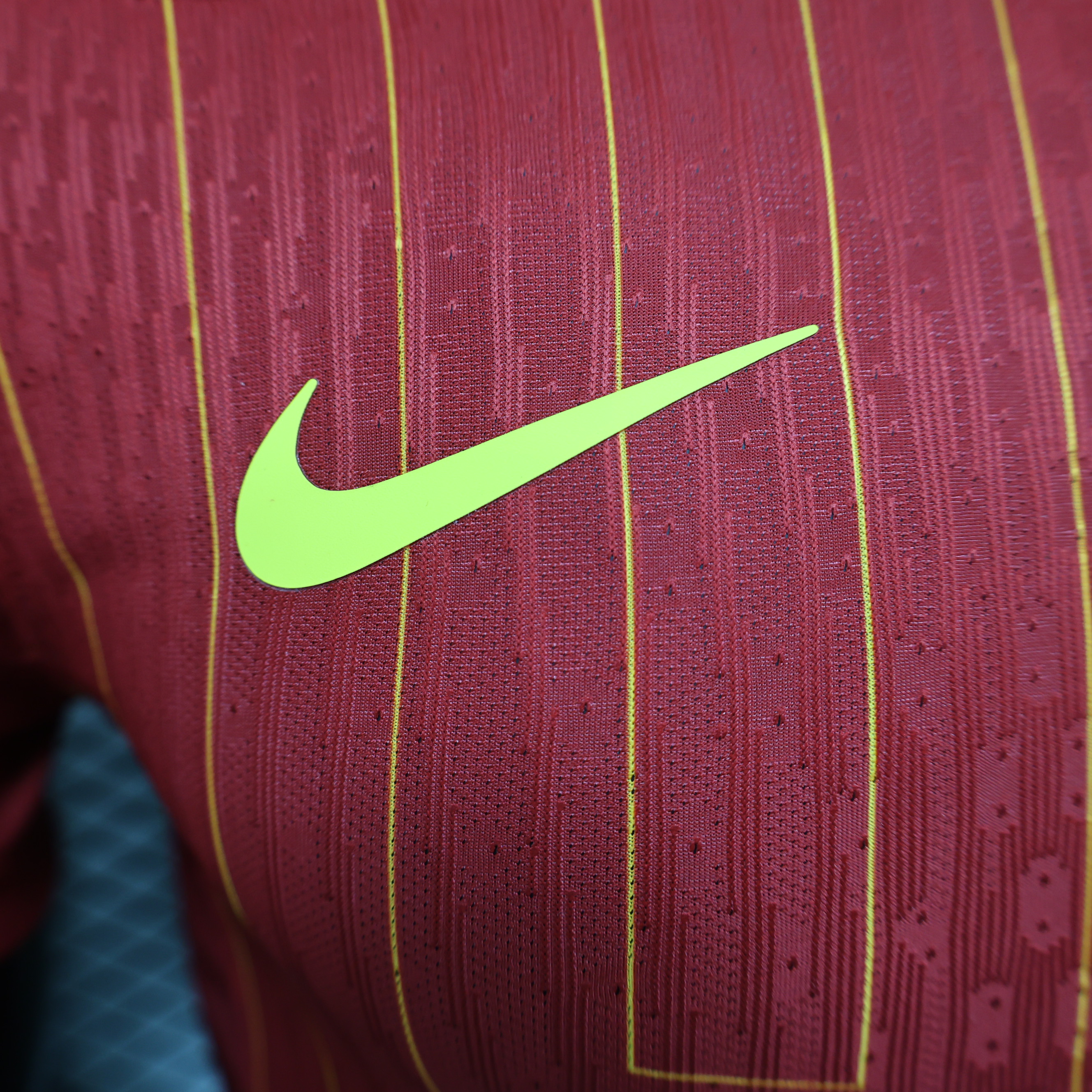 Liverpool 24-25 Home Stadium Jersey - Player Version - SOCCERDEALSHOP