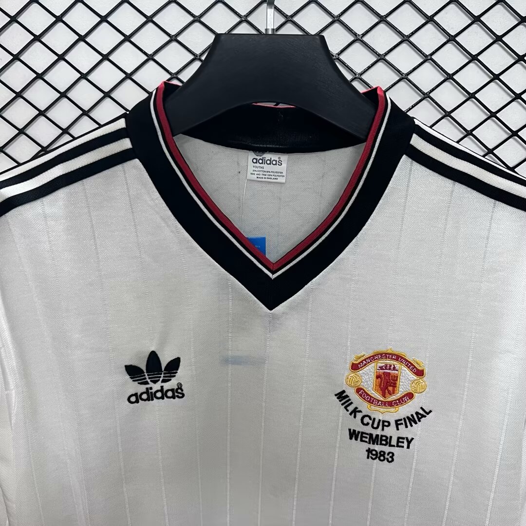 Manchester United Retro 82-84 Away Long Sleeve Jersey League Cup Final - SOCCERDEALSHOP