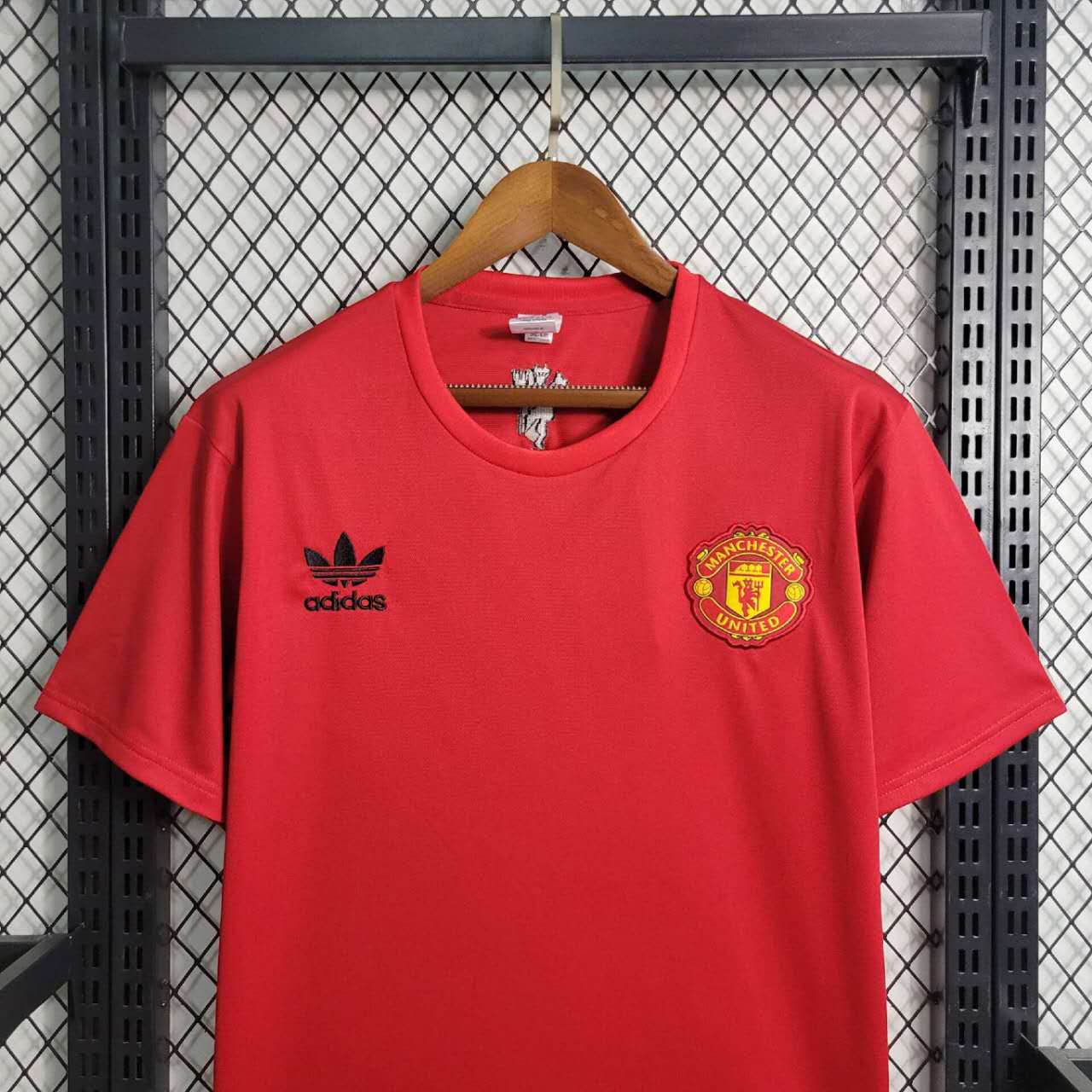 Manchester United 23-24 Red Training Jersey - Fans Version - SOCCERDEALSHOP