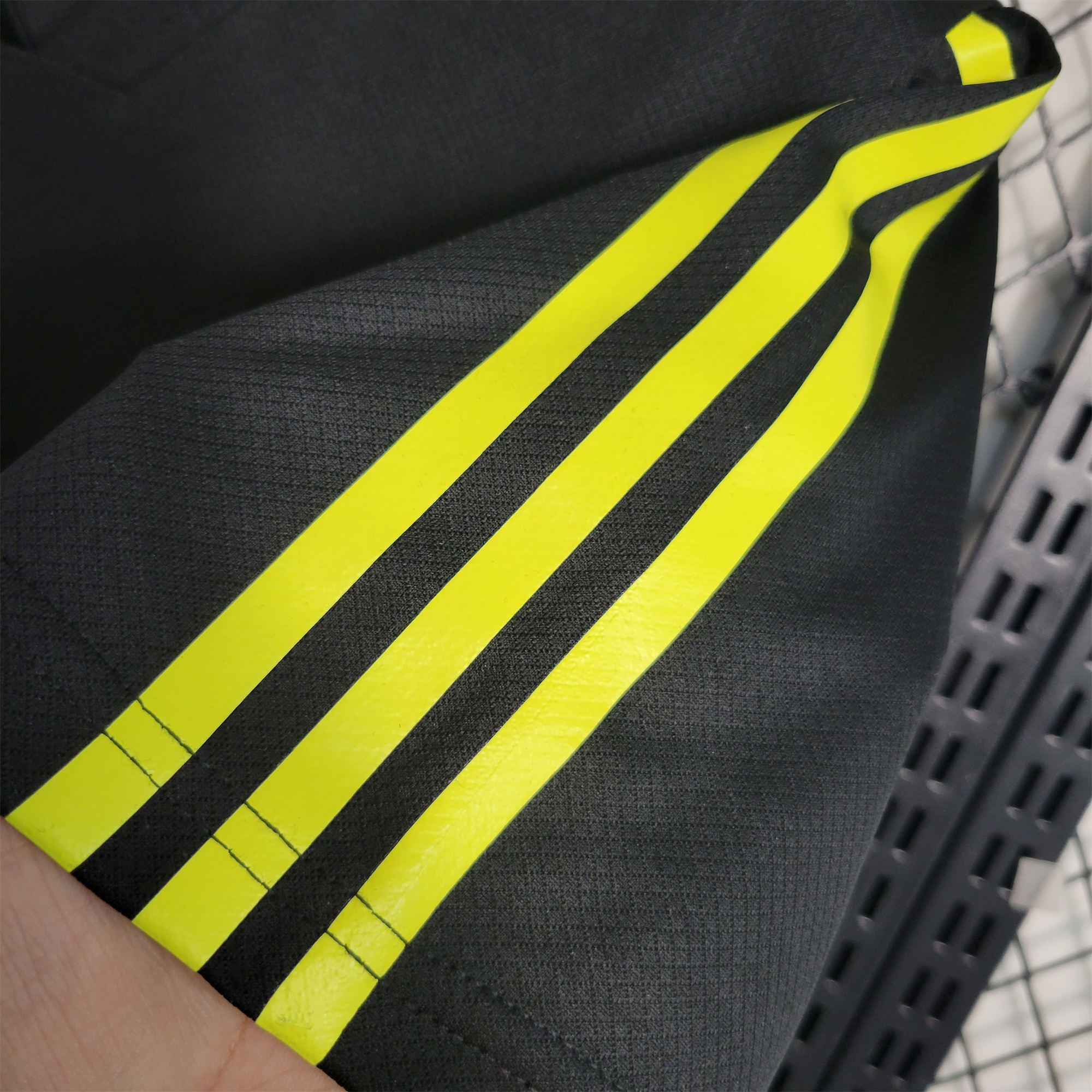 Arsenal Black 23/24 Training Shirt - Fans Version - SOCCERDEALSHOP