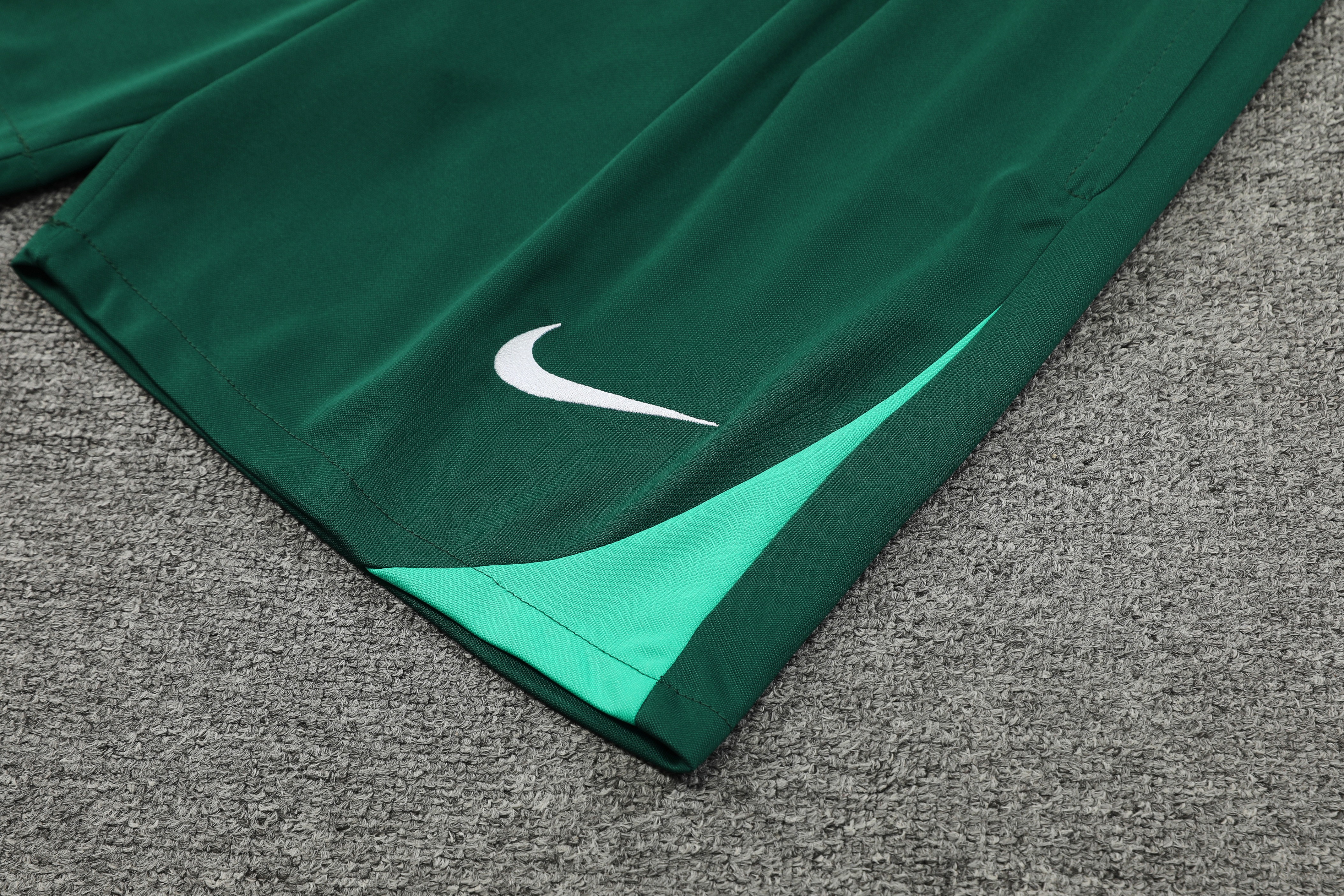 Portugal 2024 Short-Sleeve Training Set - Green - SOCCERDEALSHOP