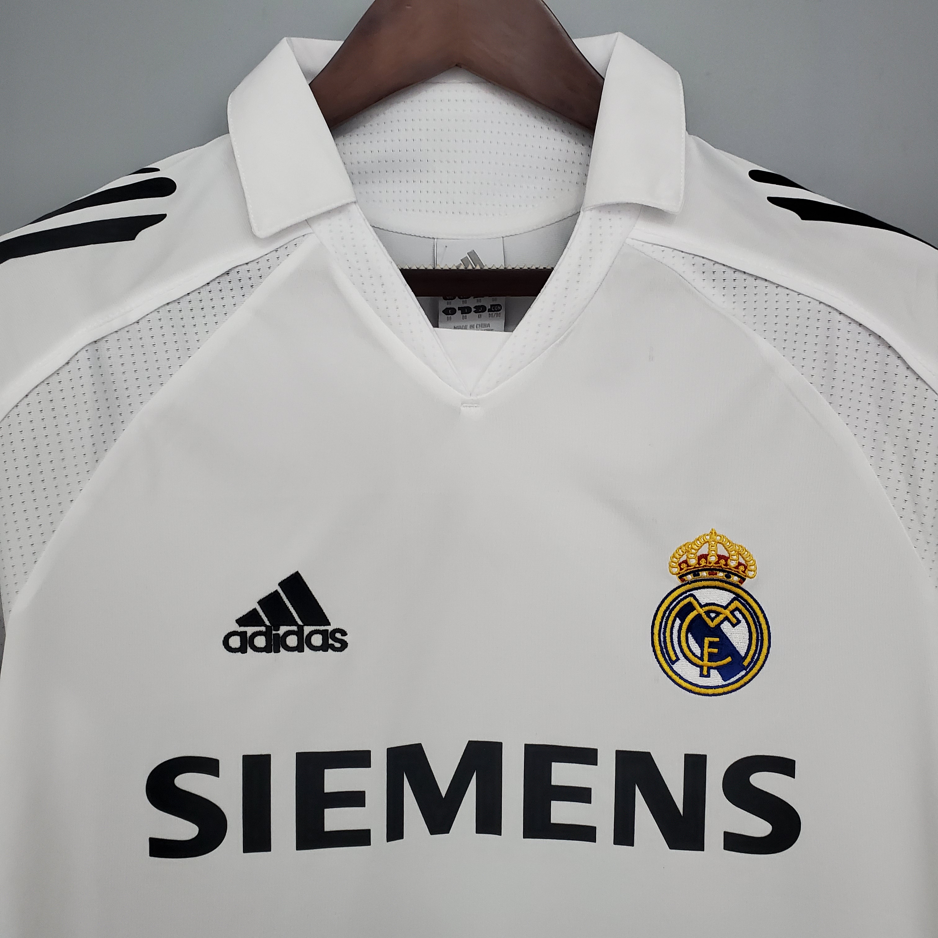 Retro Real Madrid 05-06 Home Stadium Jersey - SOCCERDEALSHOP