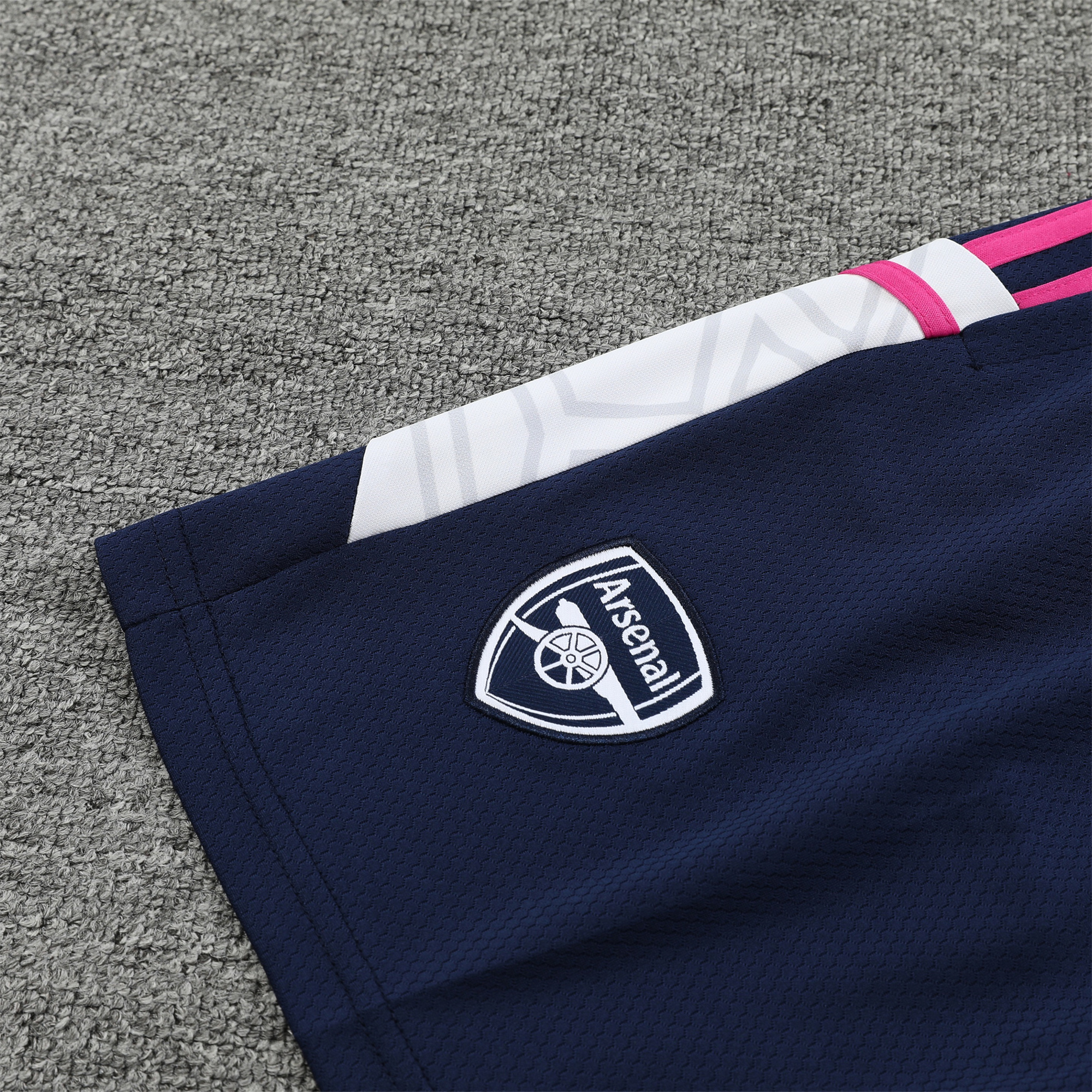 Arsenal 23-24 Player Vest Training Set White Pink - SOCCERDEALSHOP