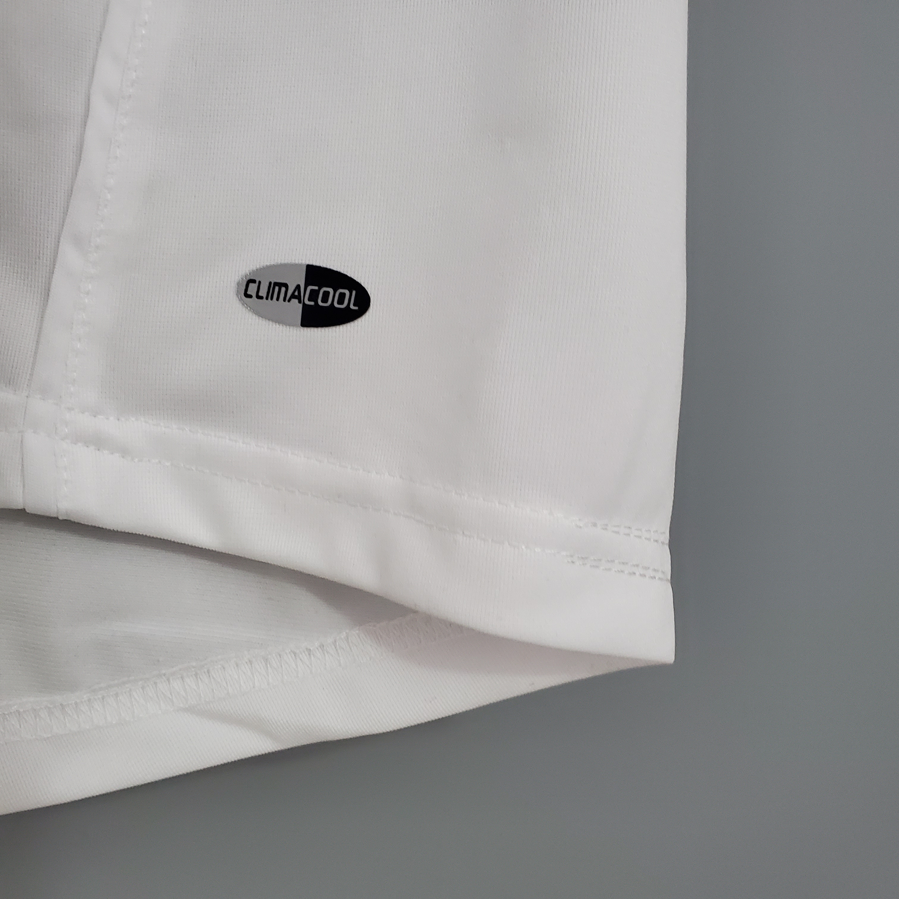 Retro Real Madrid 05-06 Home Stadium Jersey - SOCCERDEALSHOP