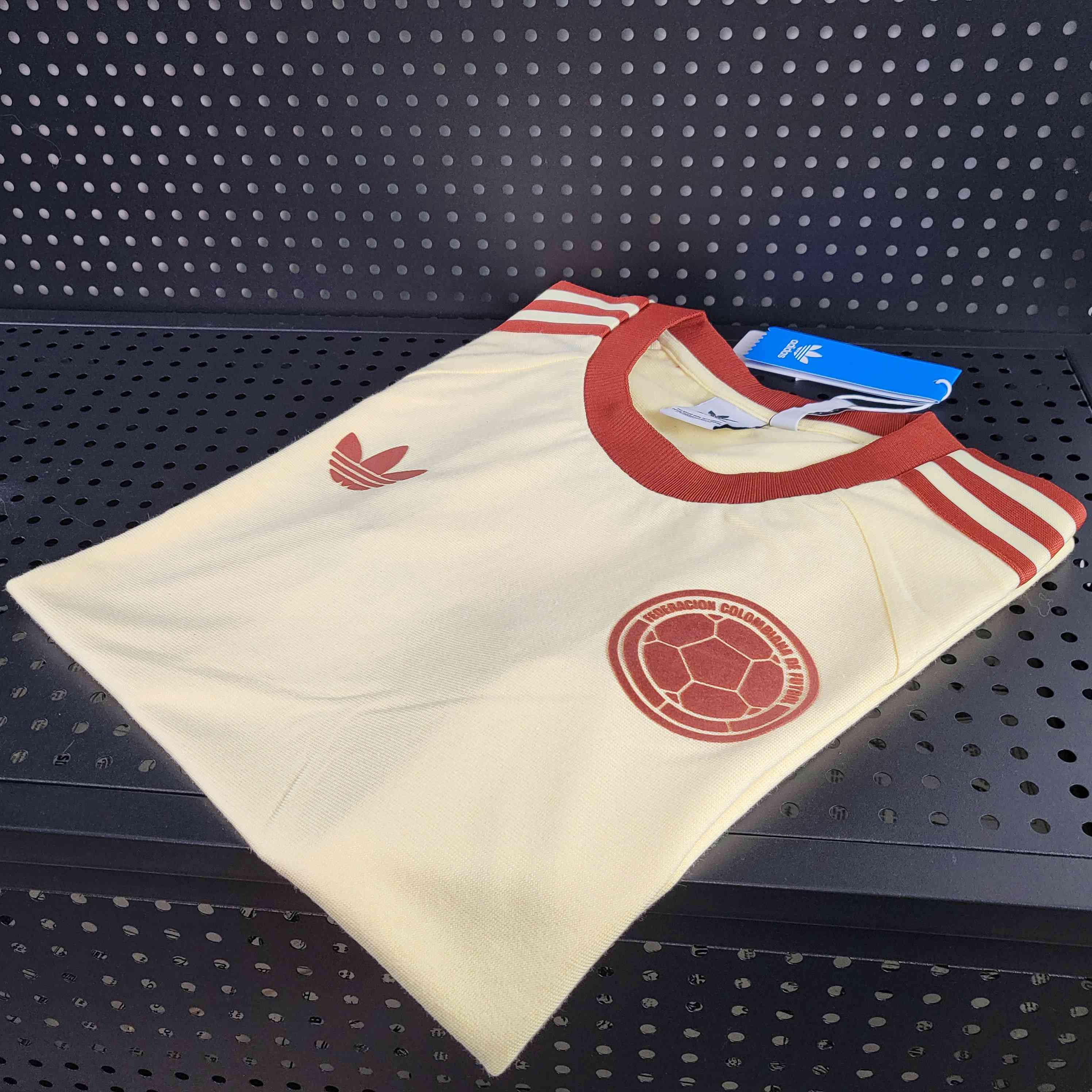 Colombia 2024 Classic Originals 3-Stripes Casual Shirt - Player Version - SOCCERDEALSHOP