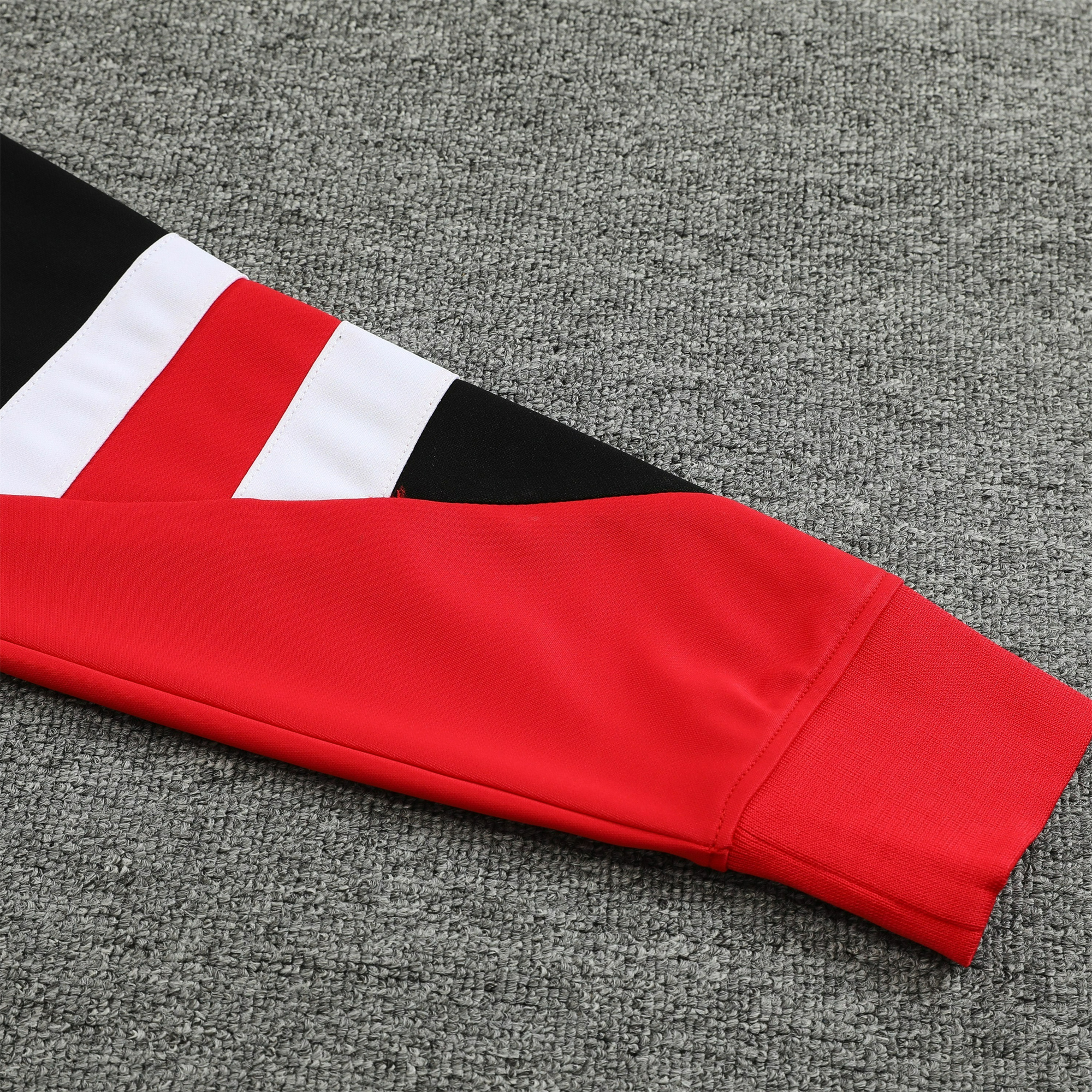 Manchester United 23-24 Long Sleeve Training Set Red - SOCCERDEALSHOP