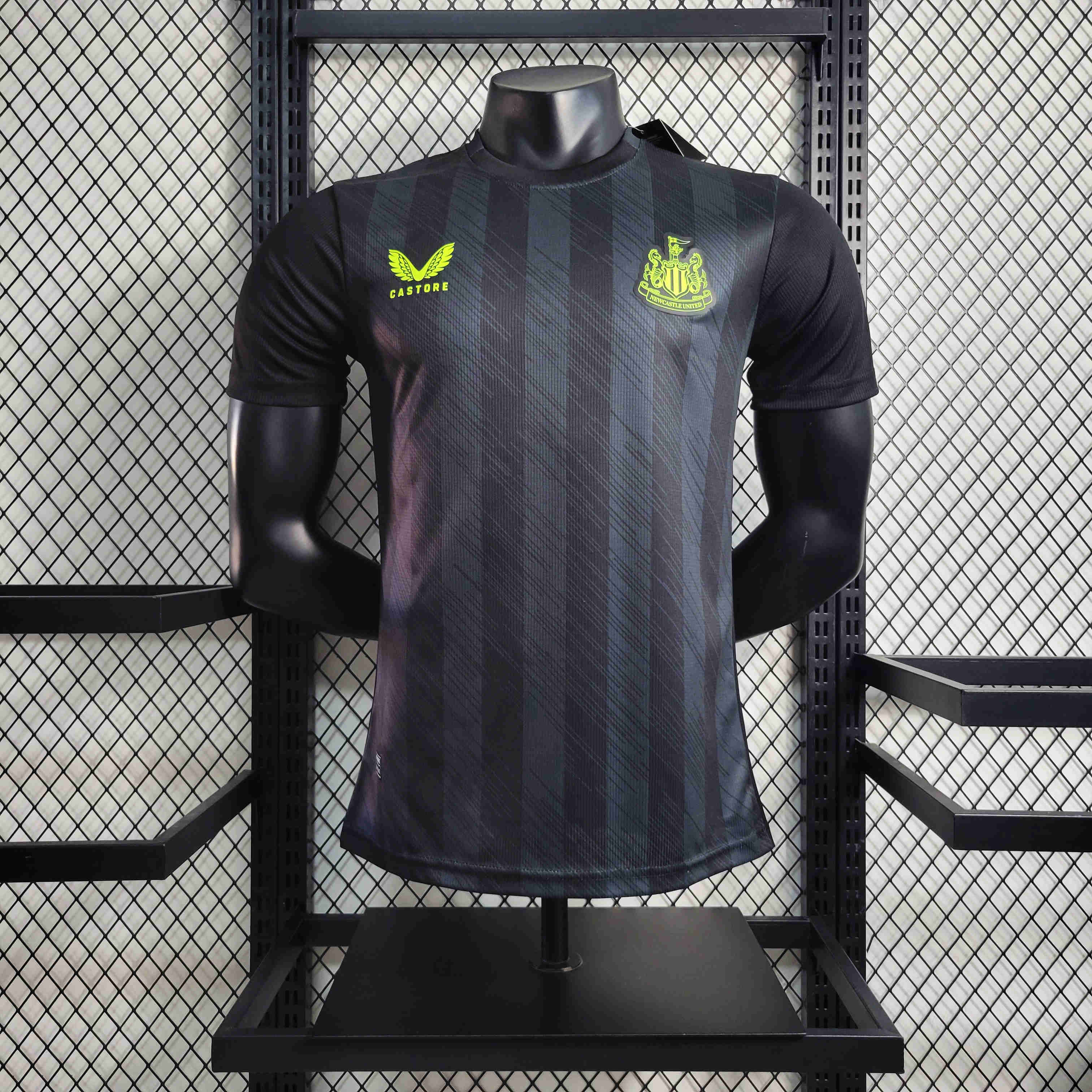 Newcastle United 23-24 Training Jersey - Player Version - SOCCERDEALSHOP