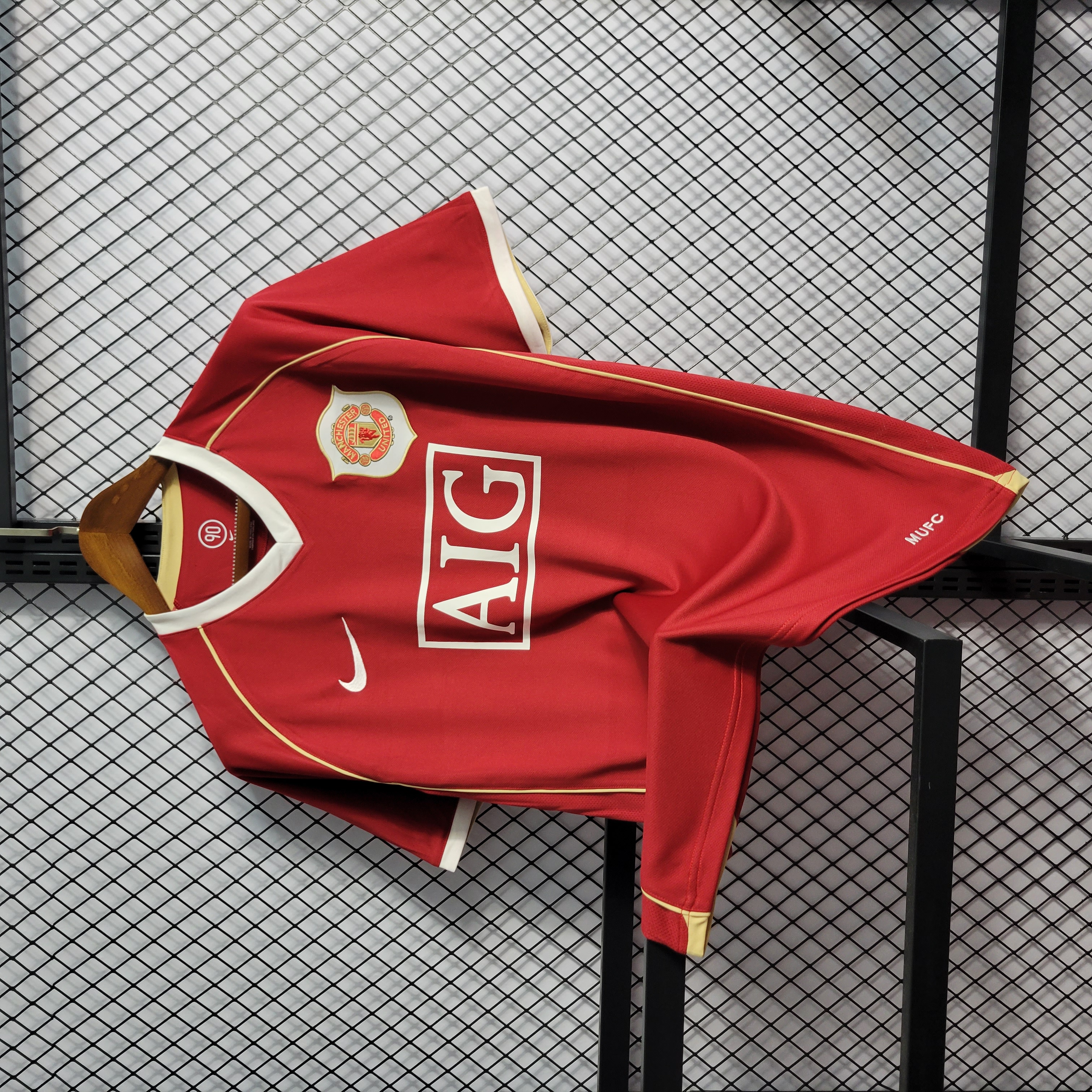 Manchester United Retro 06-07 Home Jersey - SOCCERDEALSHOP