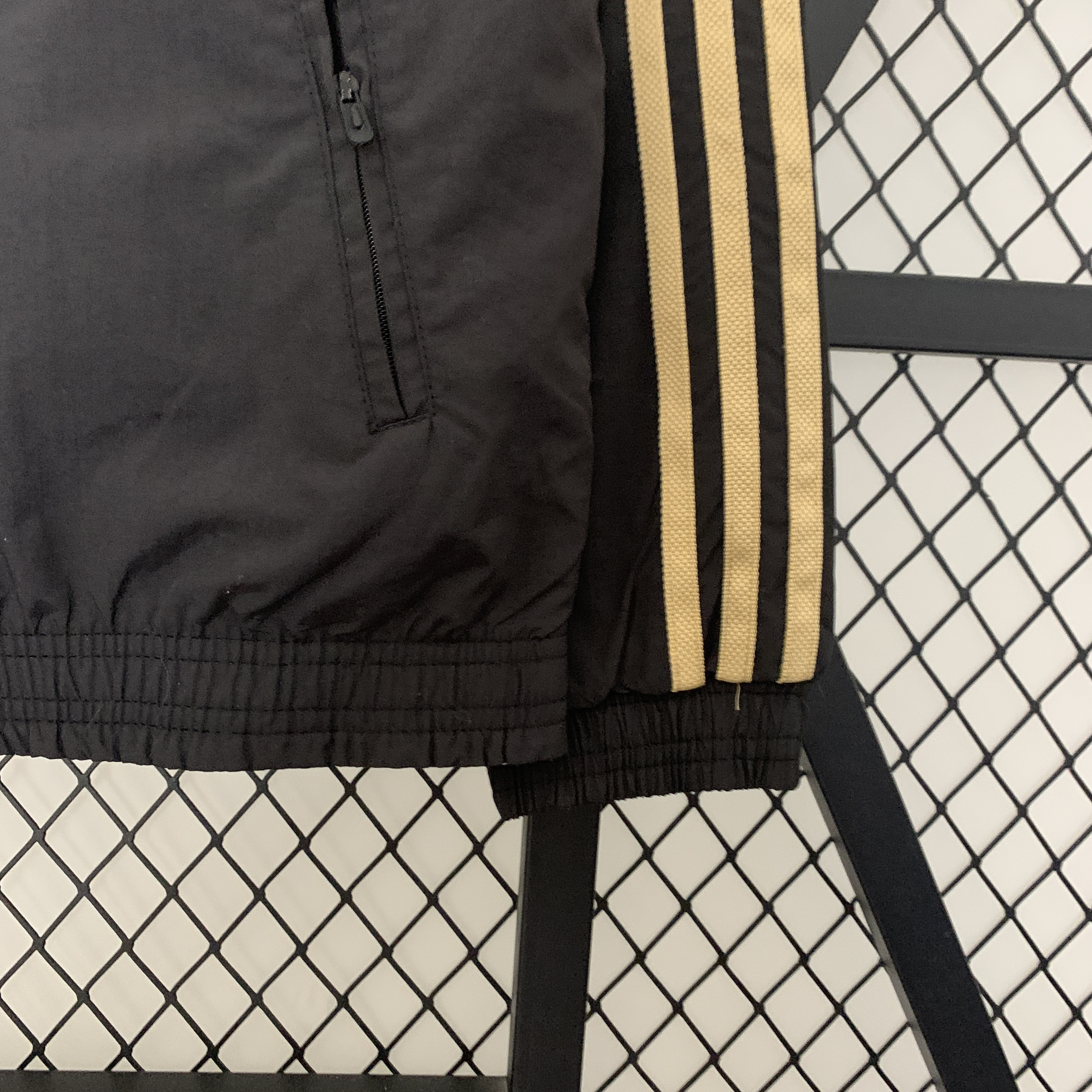 Arsenal x I-a-n.W-r-i-g-h-t Limited Edition 23-24 Player Reversible Windbreaker - SOCCERDEALSHOP