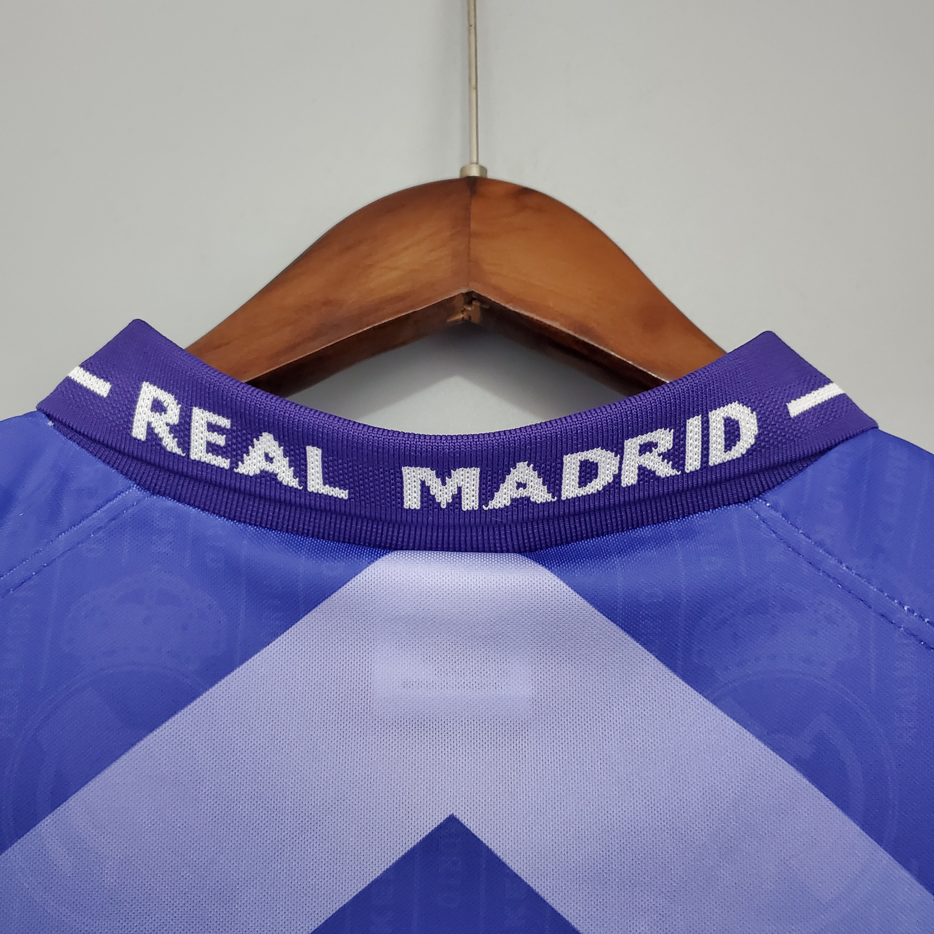 Retro Real Madrid 1996-97 Away Stadium Jersey - SOCCERDEALSHOP