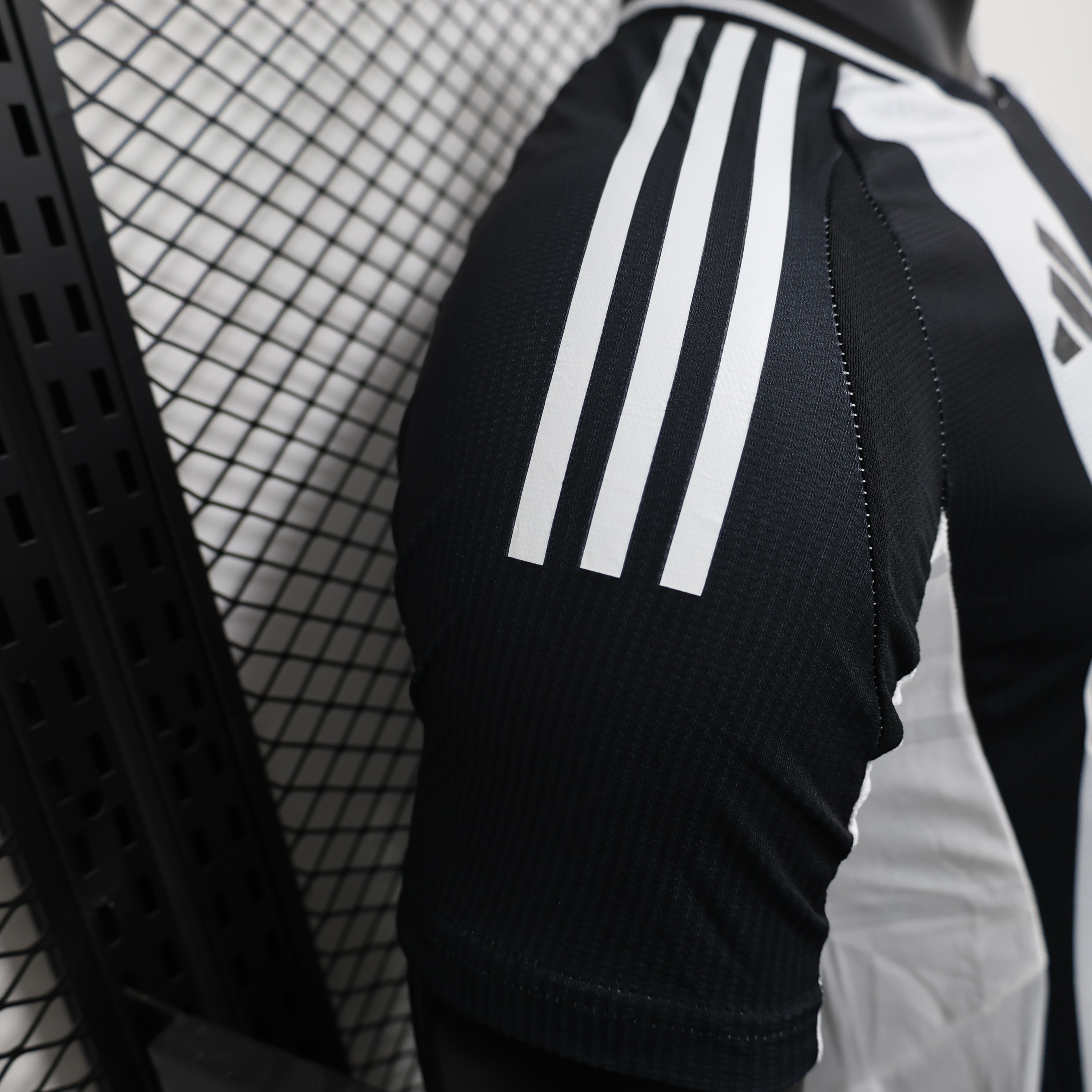 Newcastle United 24-25 Home Stadium Jersey - Player Version - SOCCERDEALSHOP