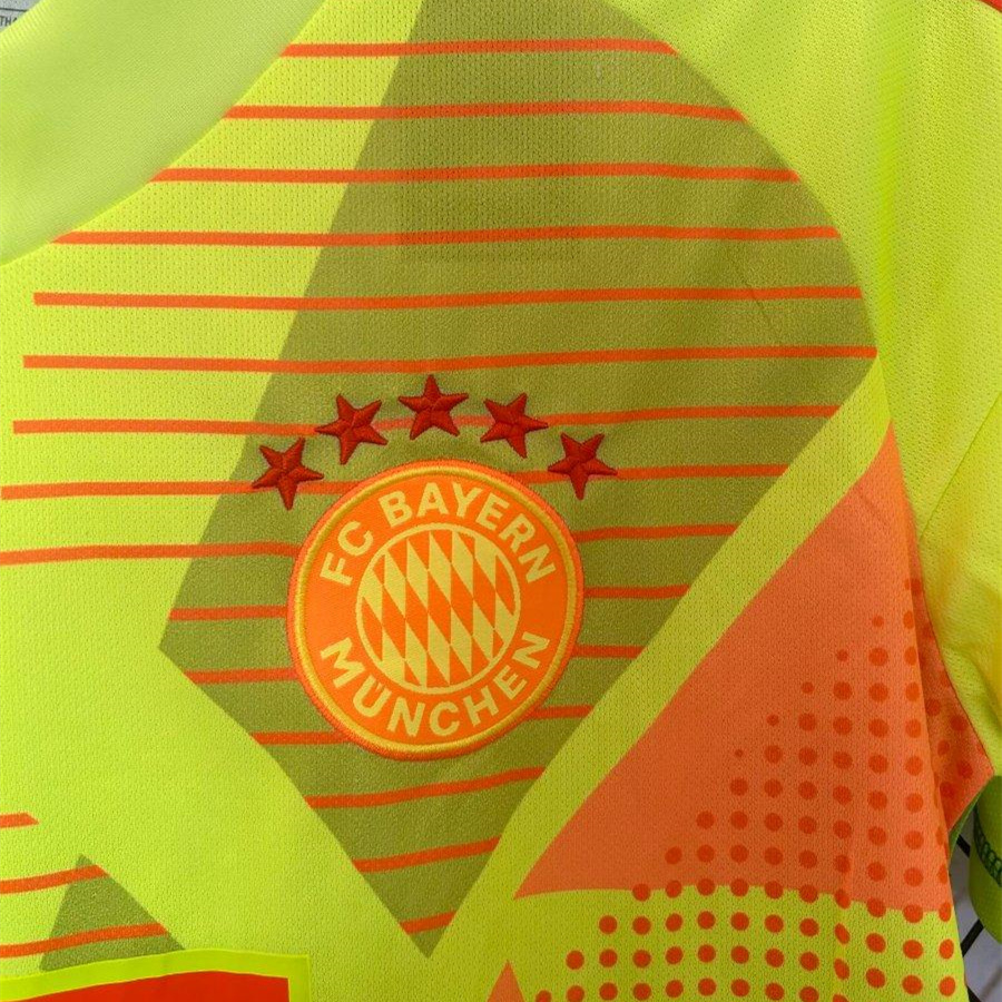Bayern Munich 24-25 Green Goalkeeper Jersey - Fans Version - SOCCERDEALSHOP