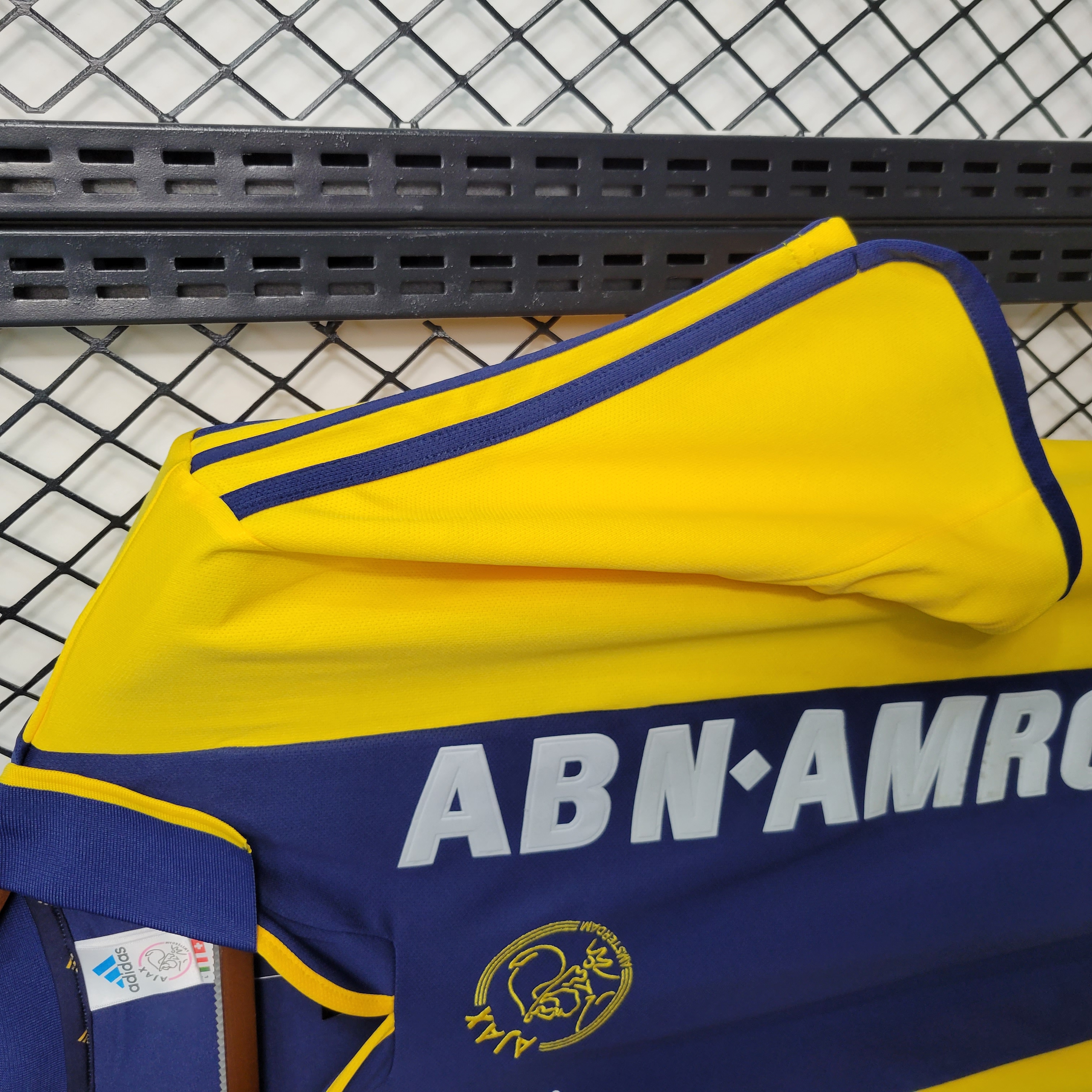 Retro Ajax 2000-01 Away Jersey - SOCCERDEALSHOP