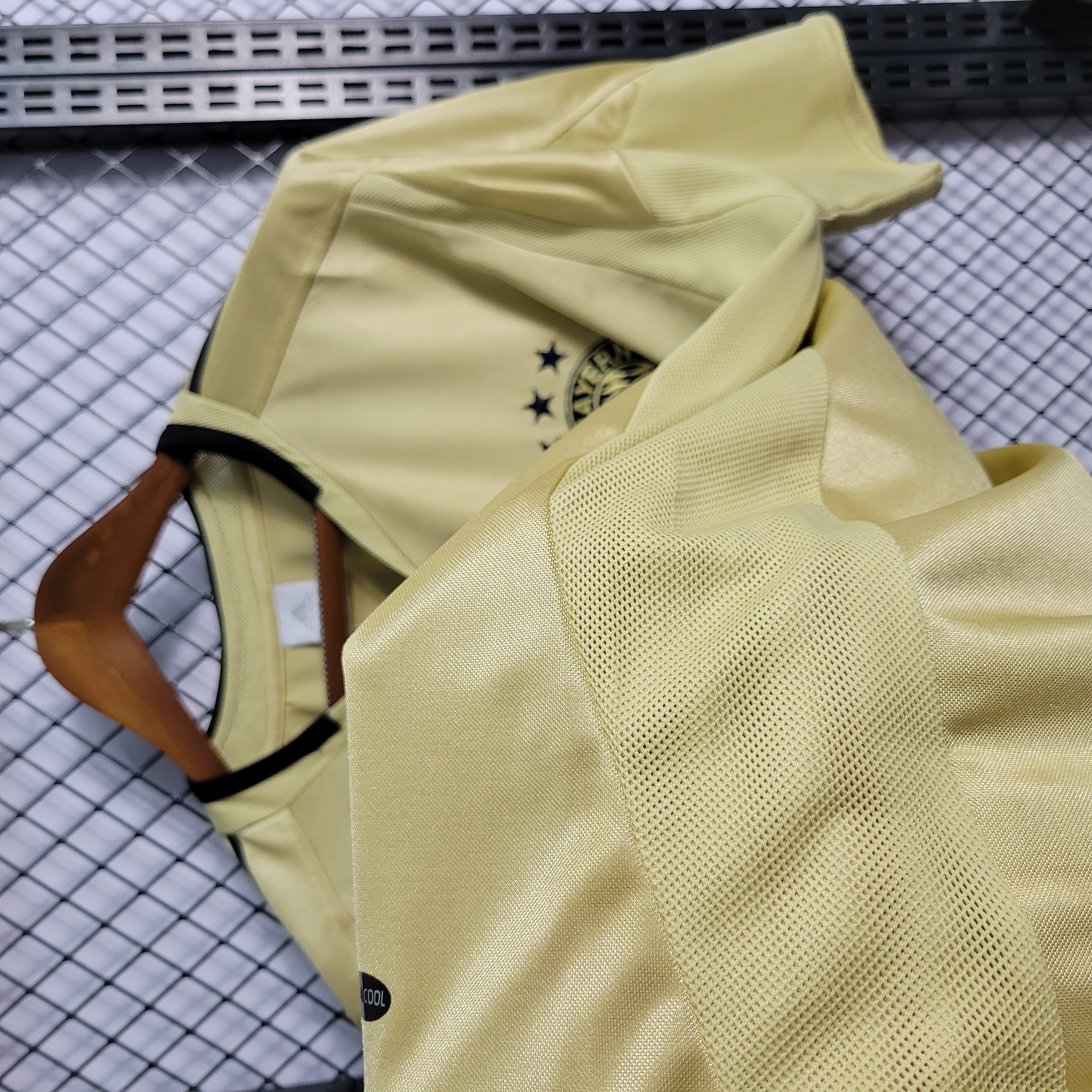 Bayern Munich Retro 04-05 Away Shirt - SOCCERDEALSHOP