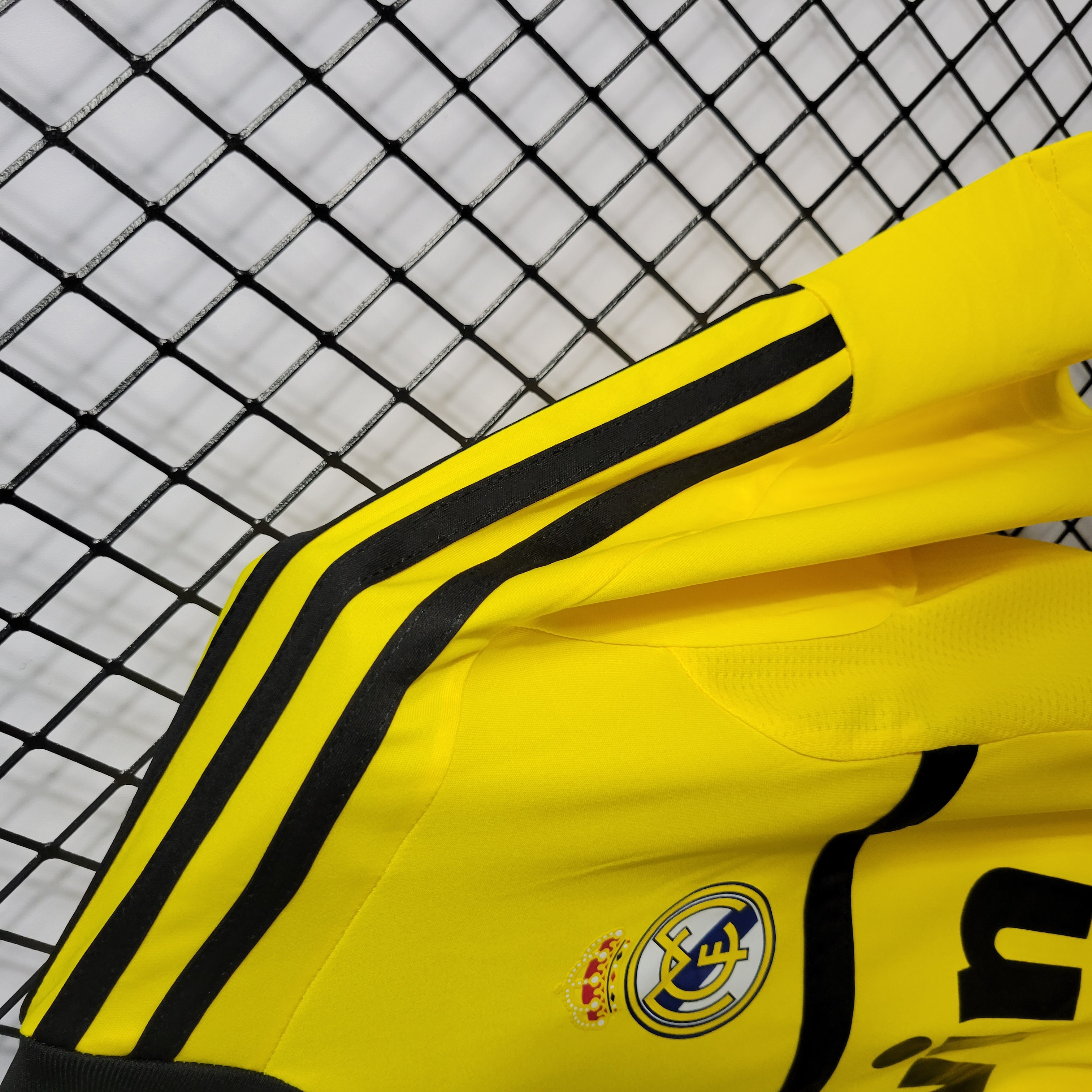 Retro Real Madrid 11-12 Yellow Goalkeeper Jersey - SOCCERDEALSHOP