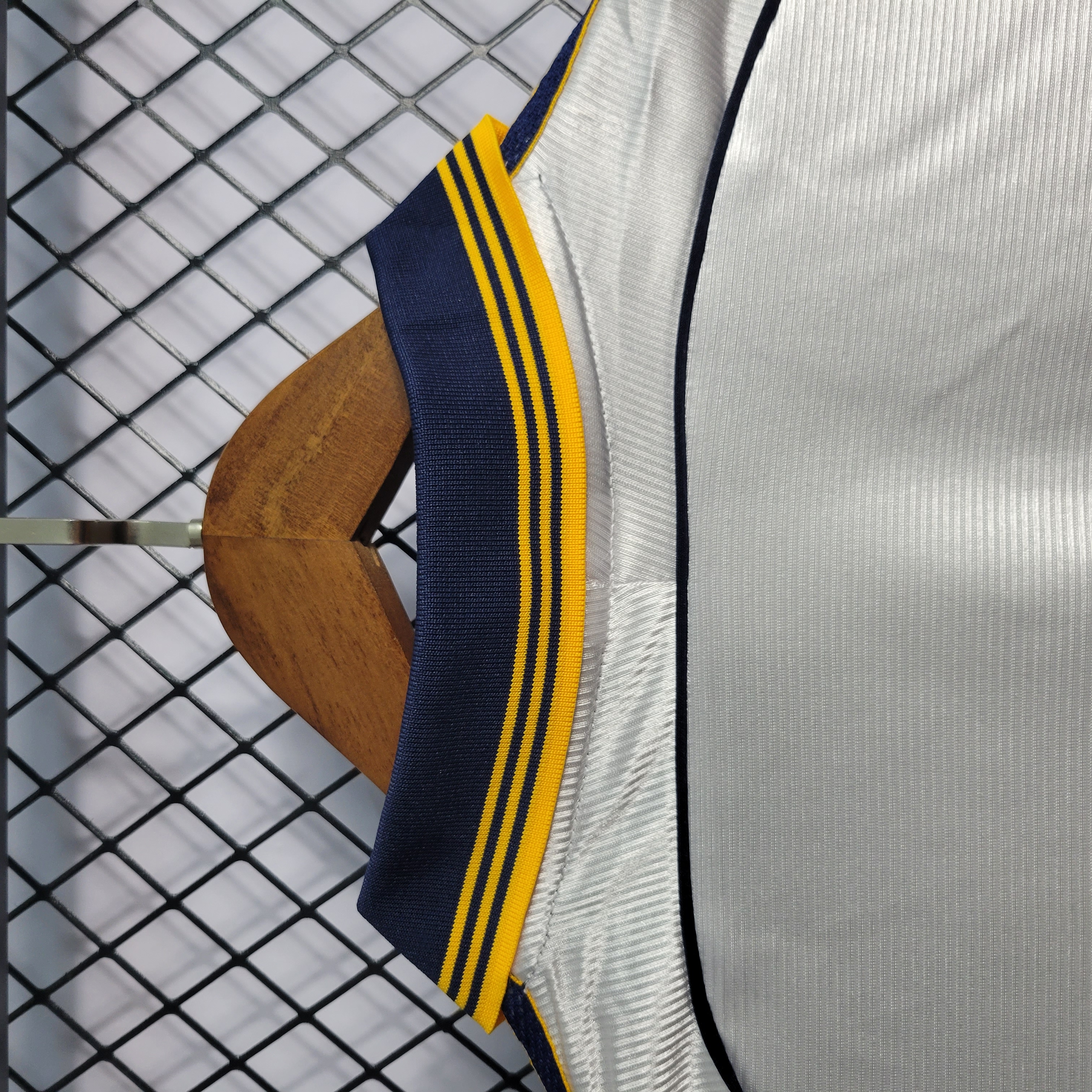 Retro Real Madrid 1998-00 Home Stadium Jersey - SOCCERDEALSHOP