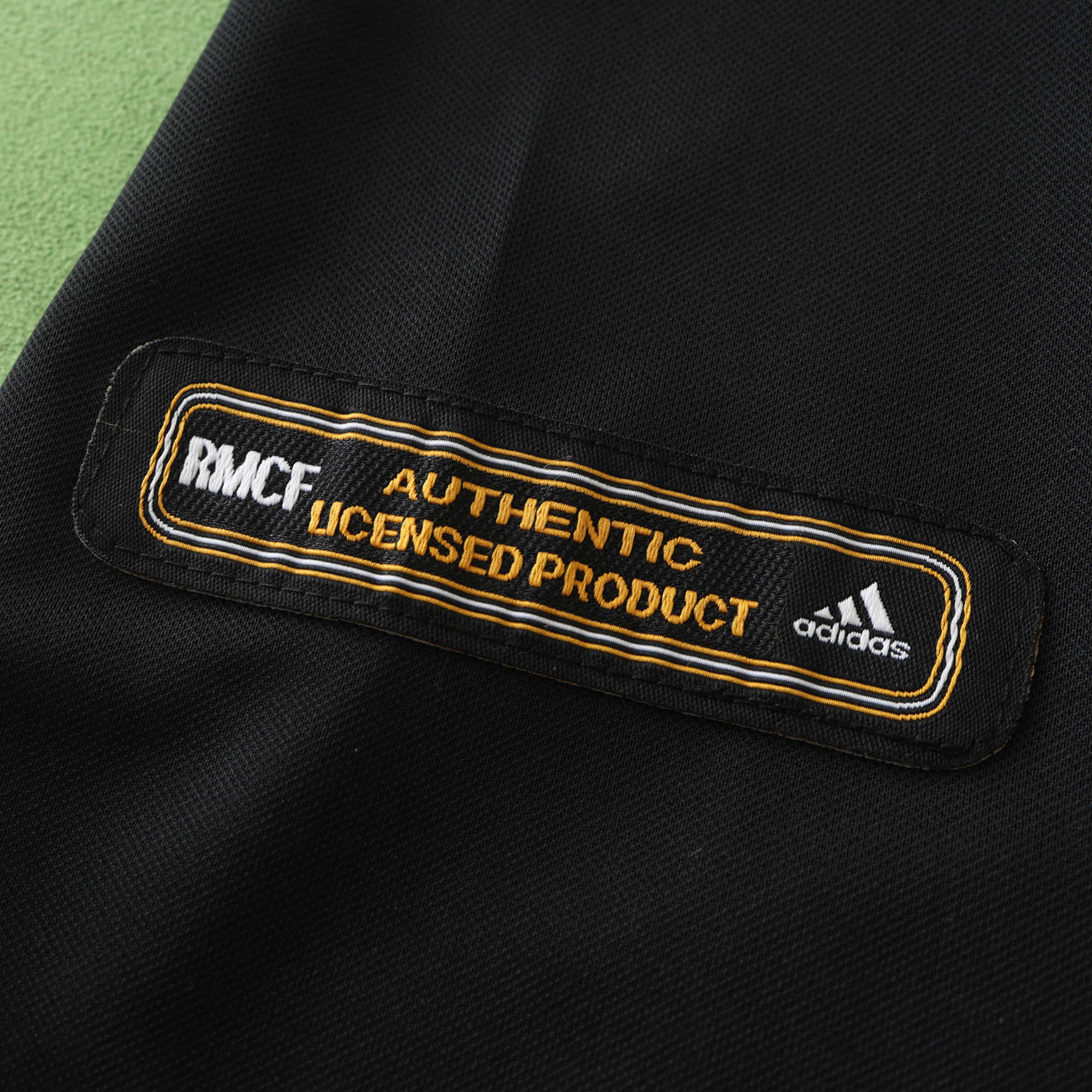 Retro Real Madrid 2001-02 Away Jersey - SOCCERDEALSHOP