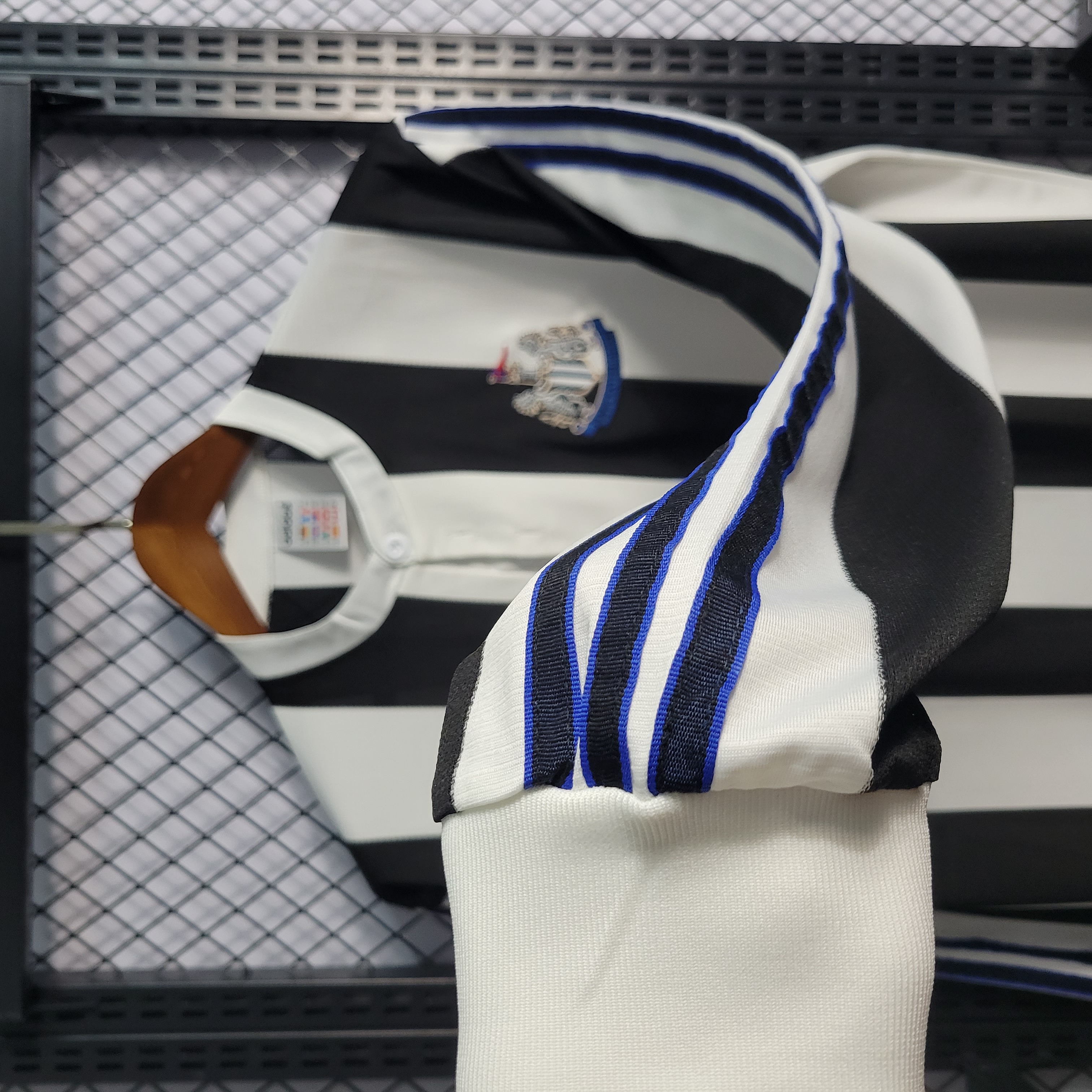 Retro Newcastle United 1995-97 Home Long Sleeve Jersey - SOCCERDEALSHOP