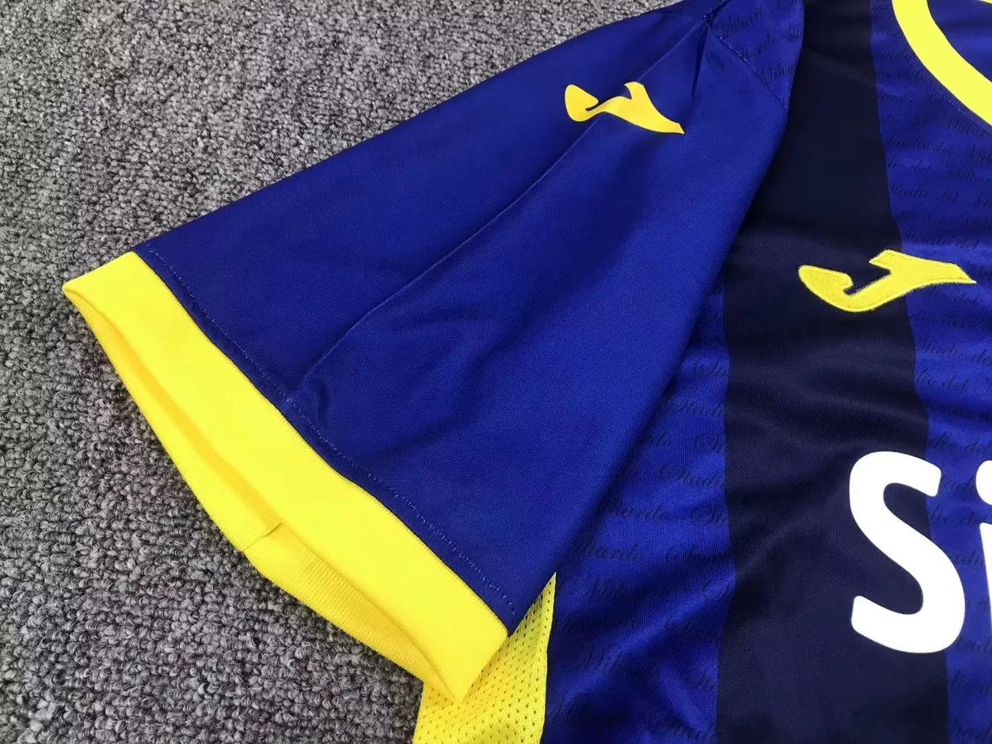 Hellas Verona 23-24 Home Stadium Jersey - Fans Version - SOCCERDEALSHOP