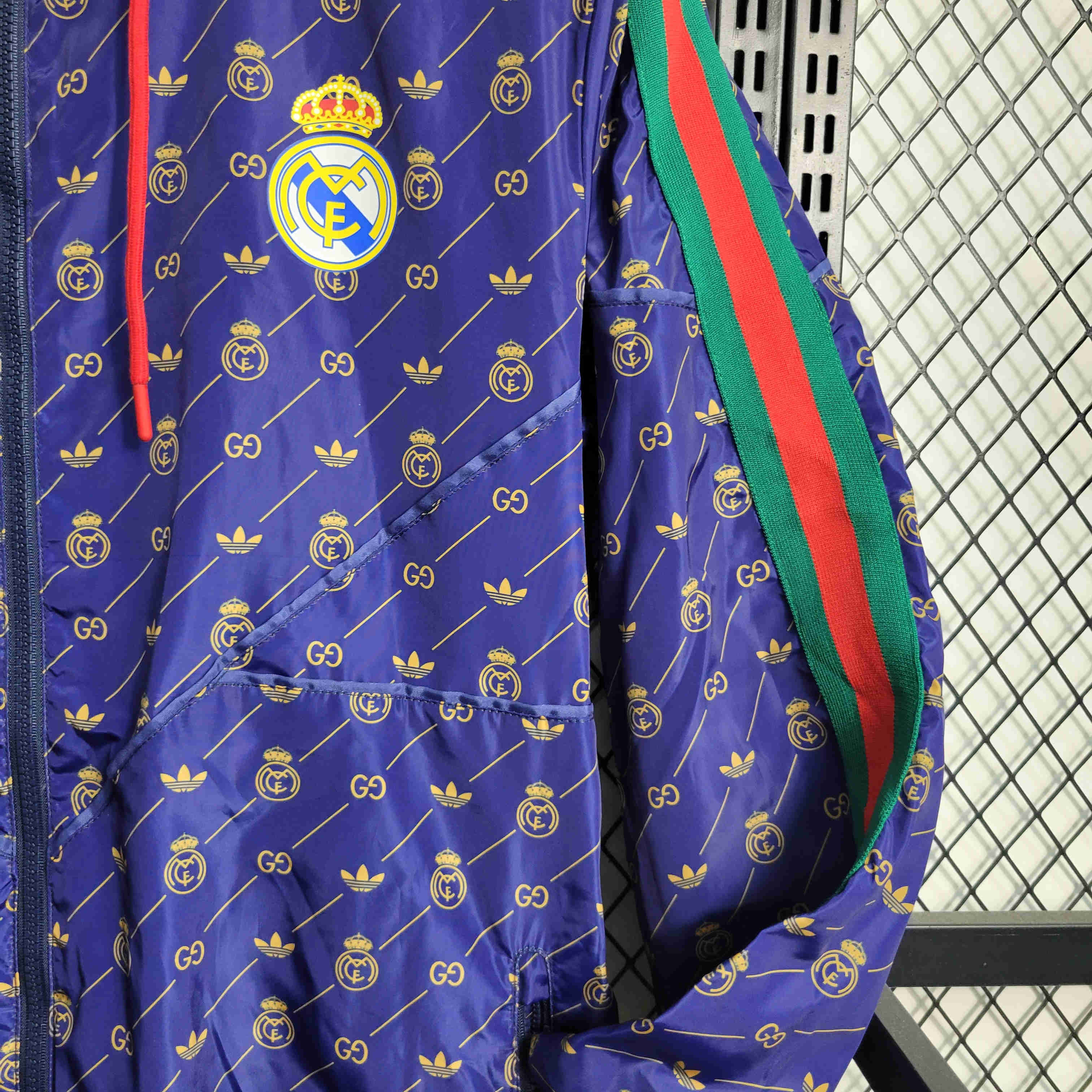 23-24 Real Madrid x GUCCI Navy Windbreaker - SOCCERDEALSHOP