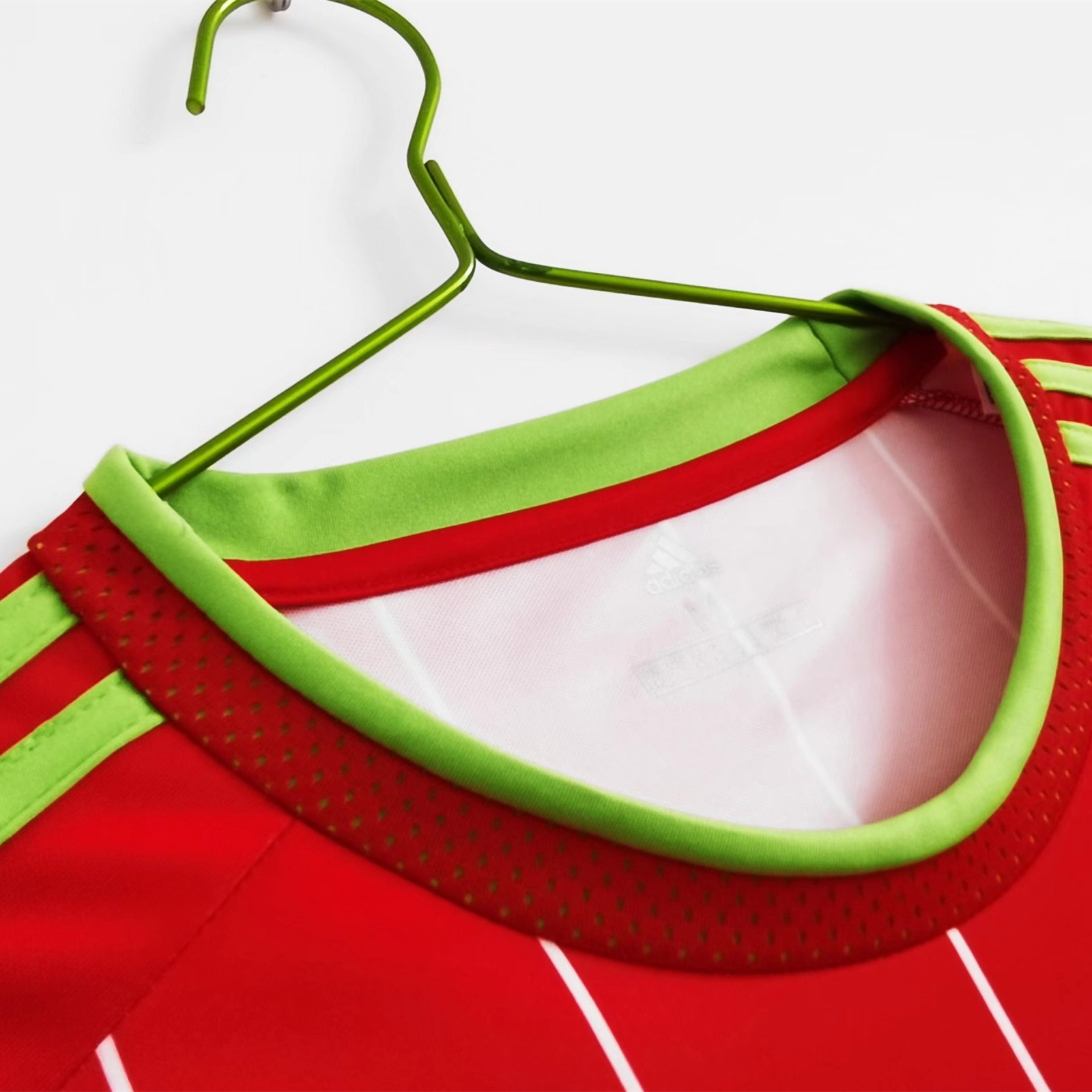 Retro Wales 2015 Home Stadium Jersey - SOCCERDEALSHOP