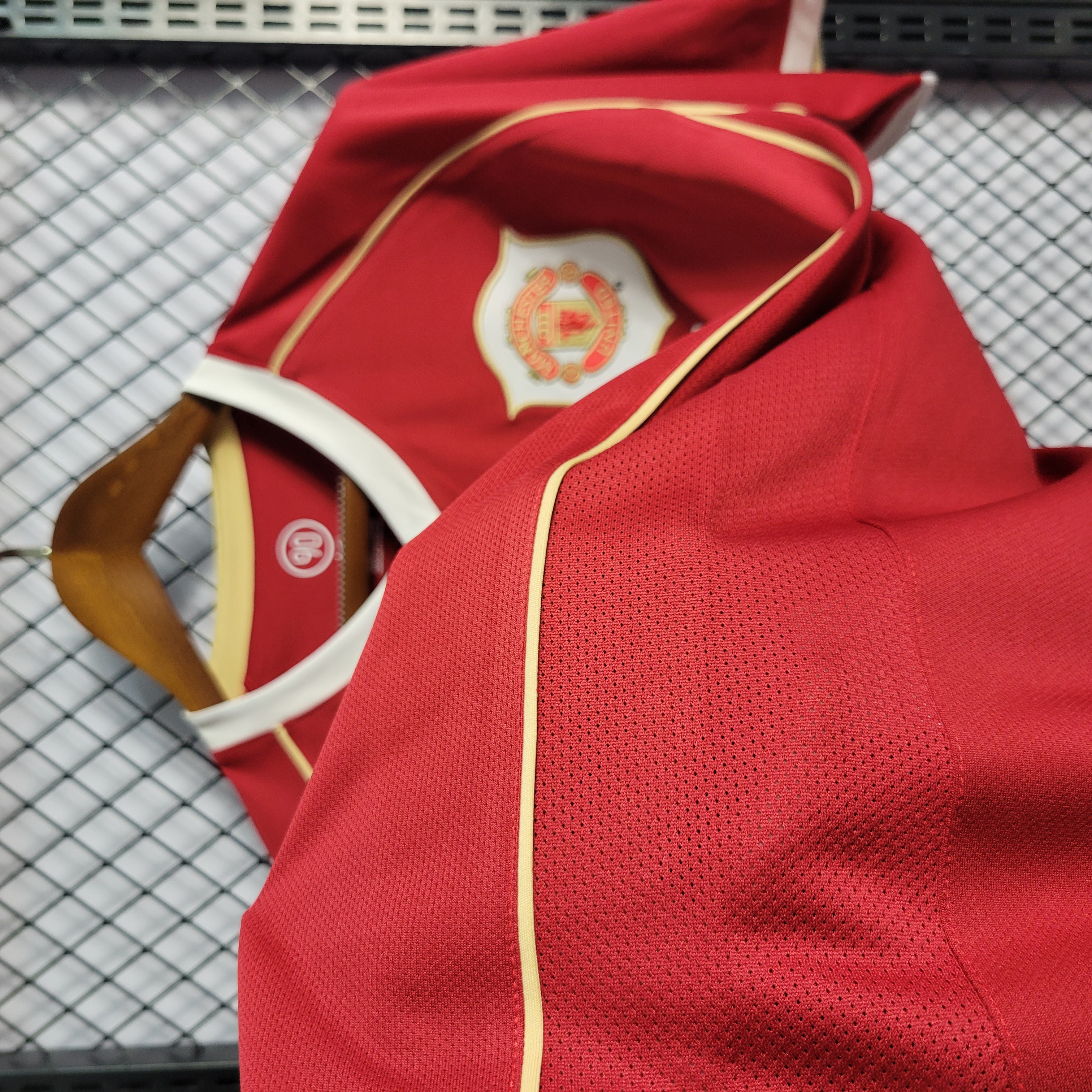 Manchester United Retro 06-07 Home Jersey - SOCCERDEALSHOP