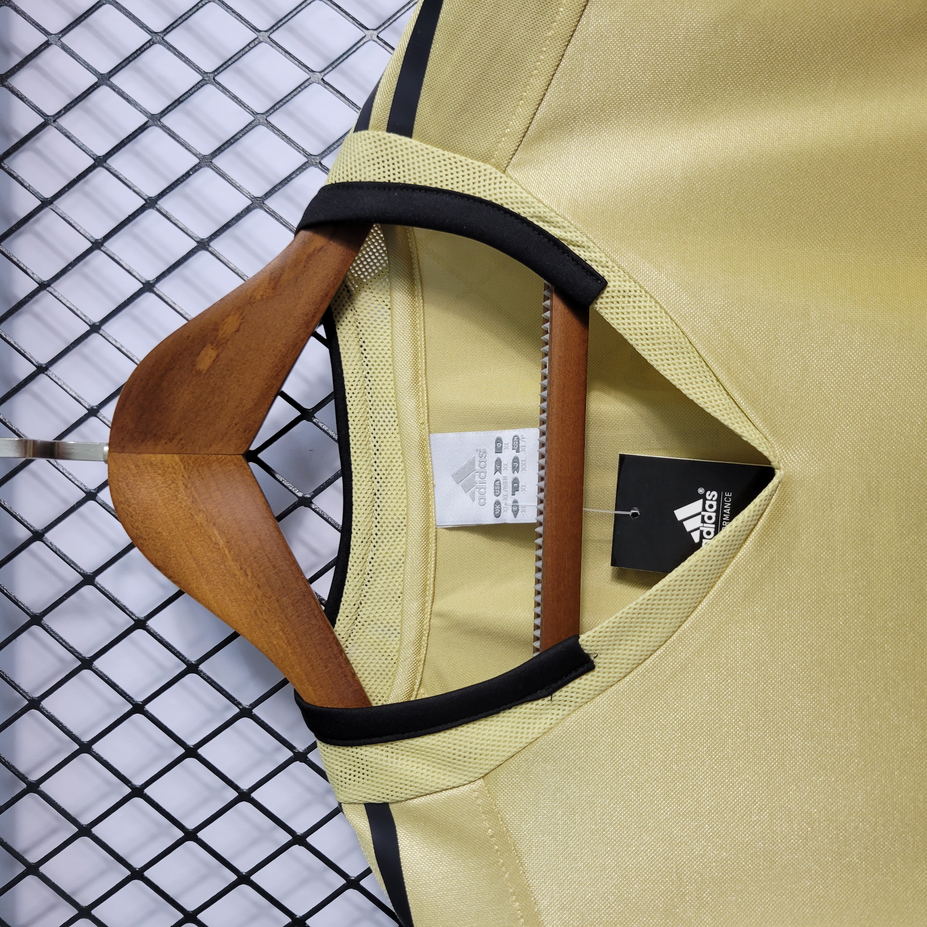 Bayern Munich Retro 04-05 Away Shirt - SOCCERDEALSHOP