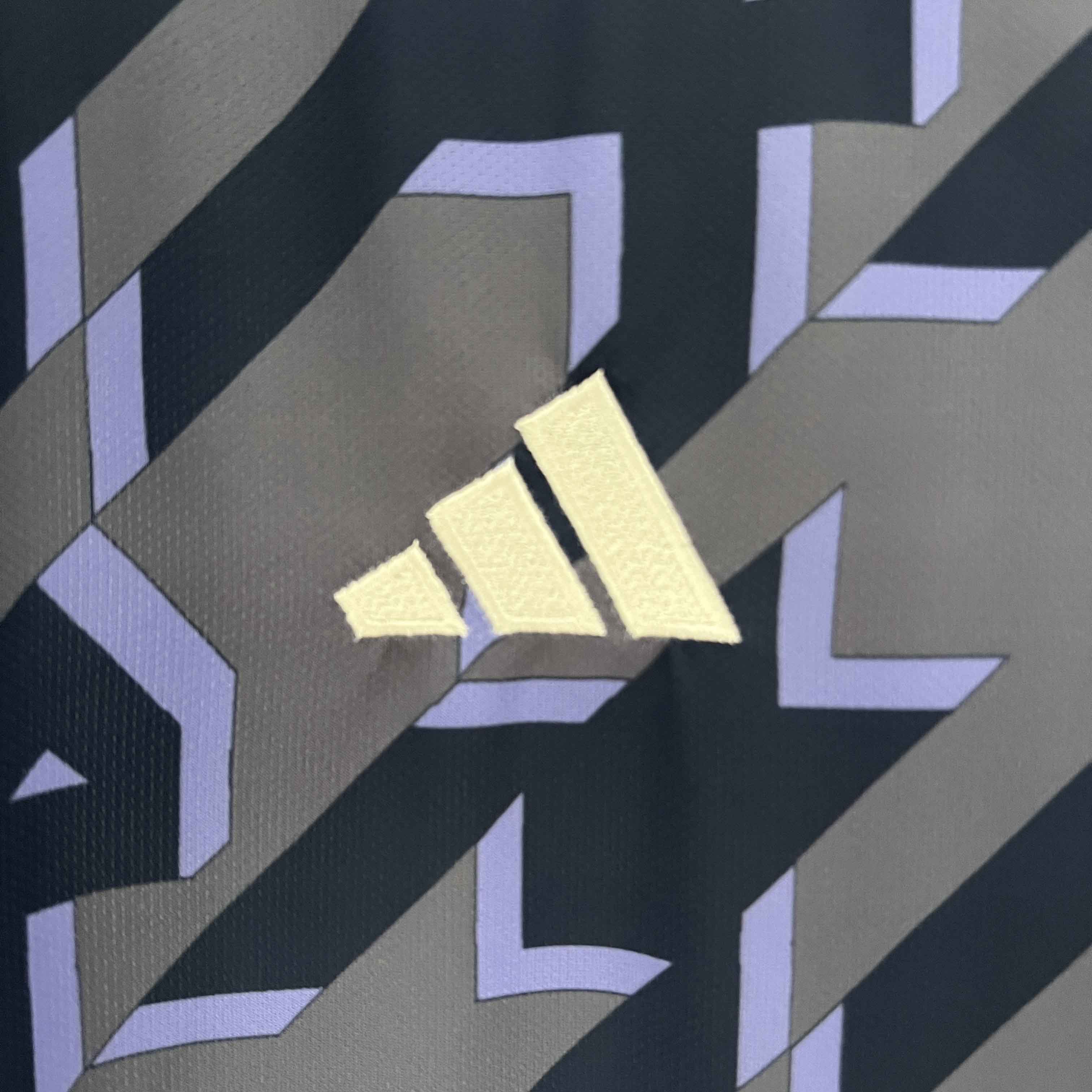 Real Madrid 23-24 Houndstooth Pattern Pre-match Jersey - Fans Version - SOCCERDEALSHOP