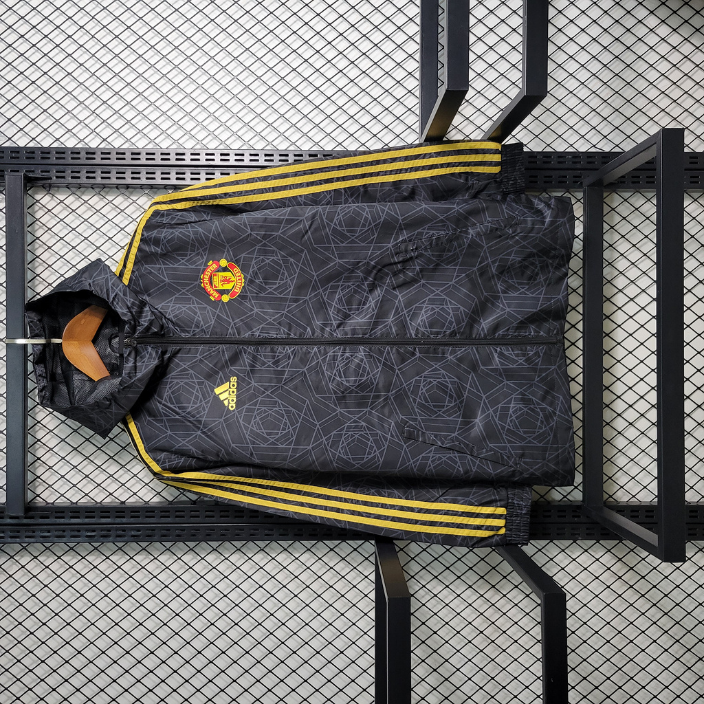 Manchester United 23-24 Player Windbreaker Jacket - Black - SOCCERDEALSHOP