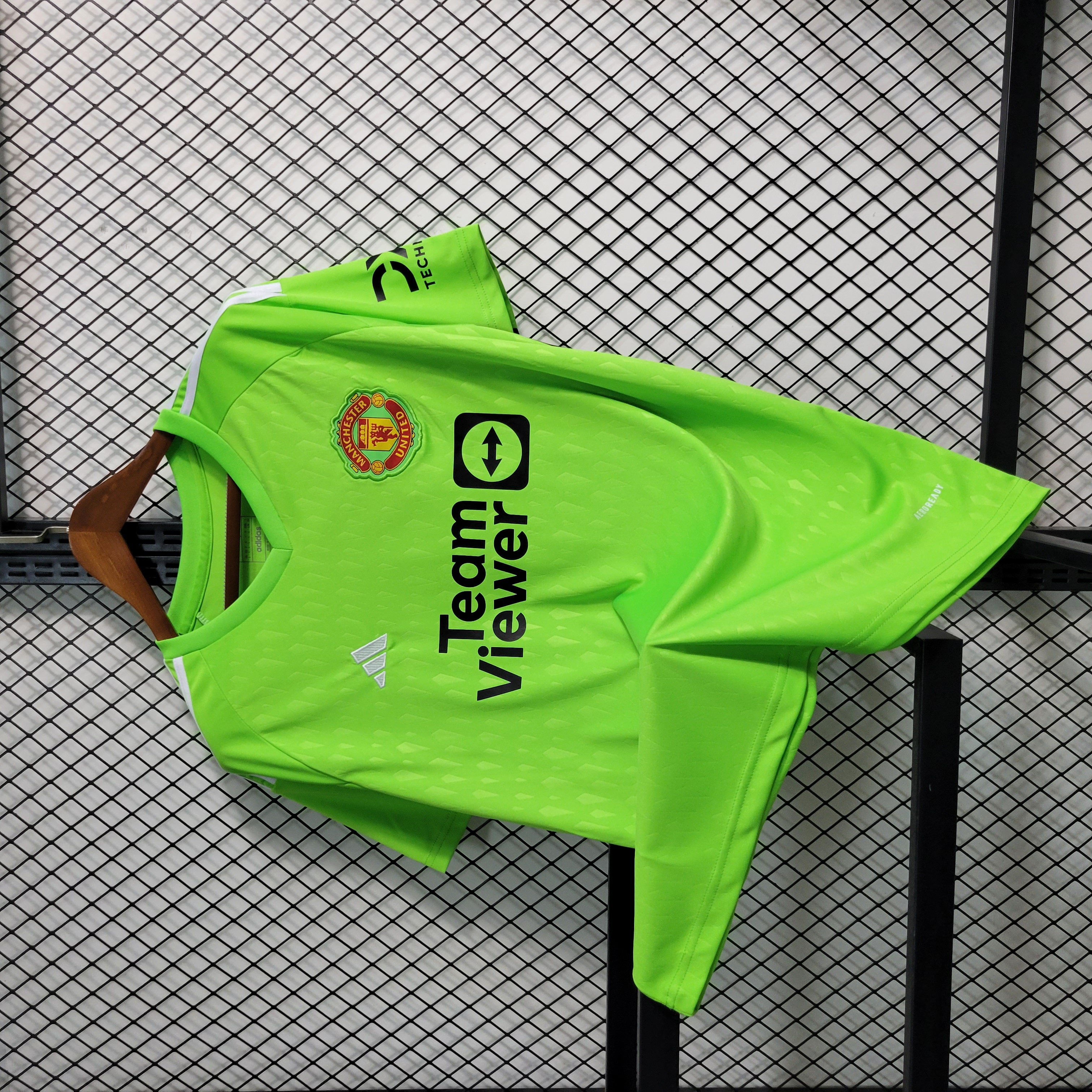 Manchester United 23-24 Green Goalkeeper Jersey - Fans Version - SOCCERDEALSHOP