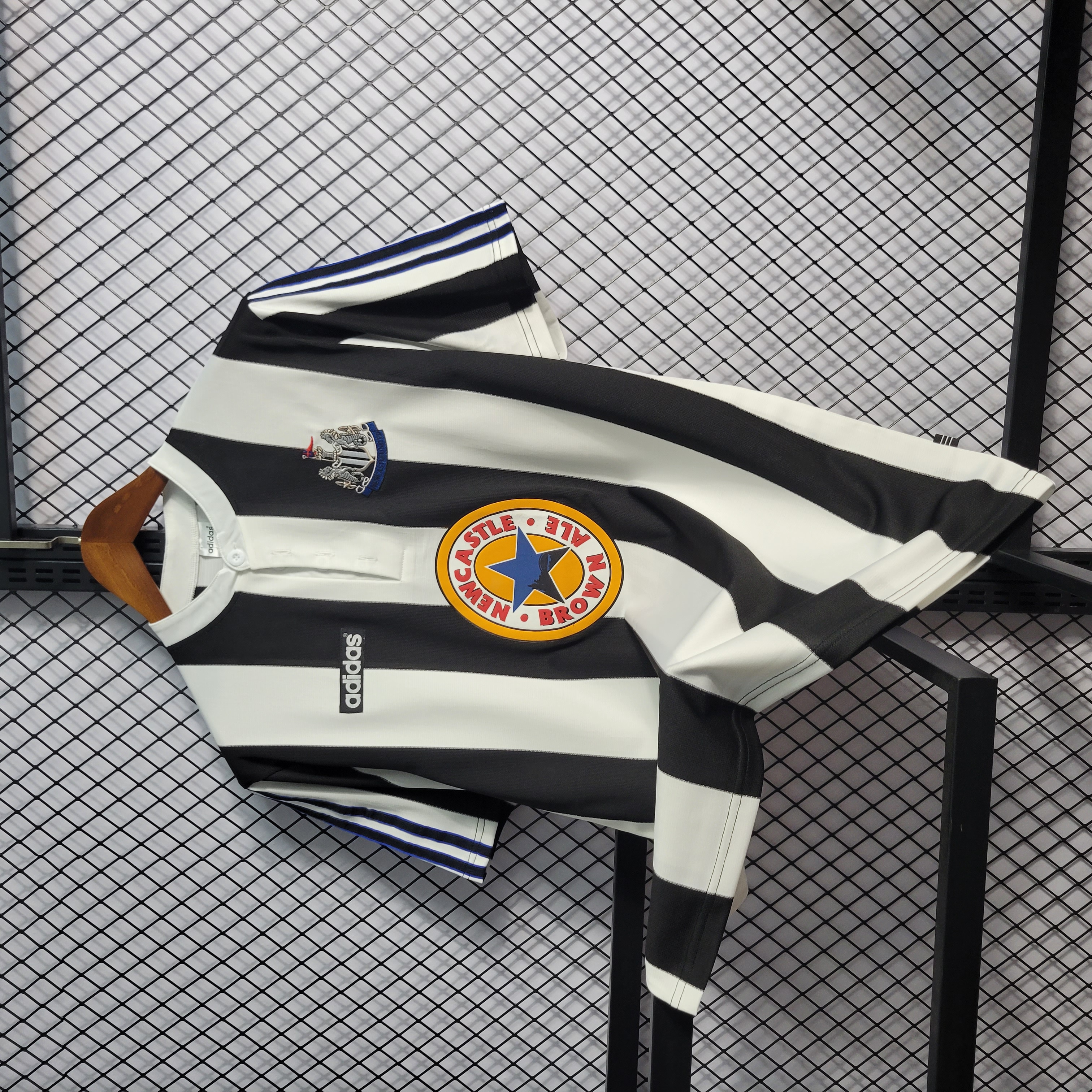Retro Newcastle United 1997-99 Home Stadium Jersey - SOCCERDEALSHOP