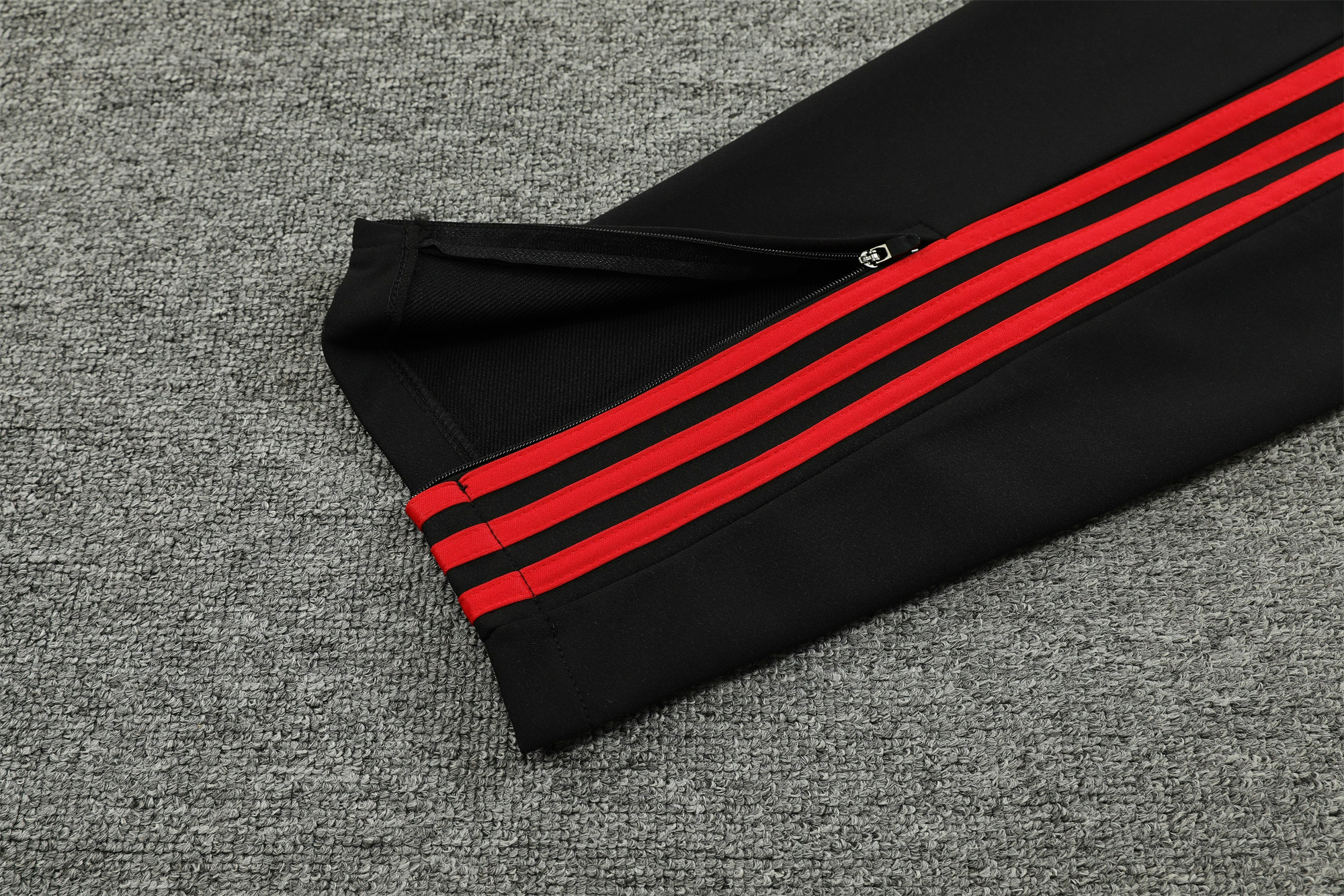 Manchester United 23-24 Men's Training Hoodie + Pants - SOCCERDEALSHOP