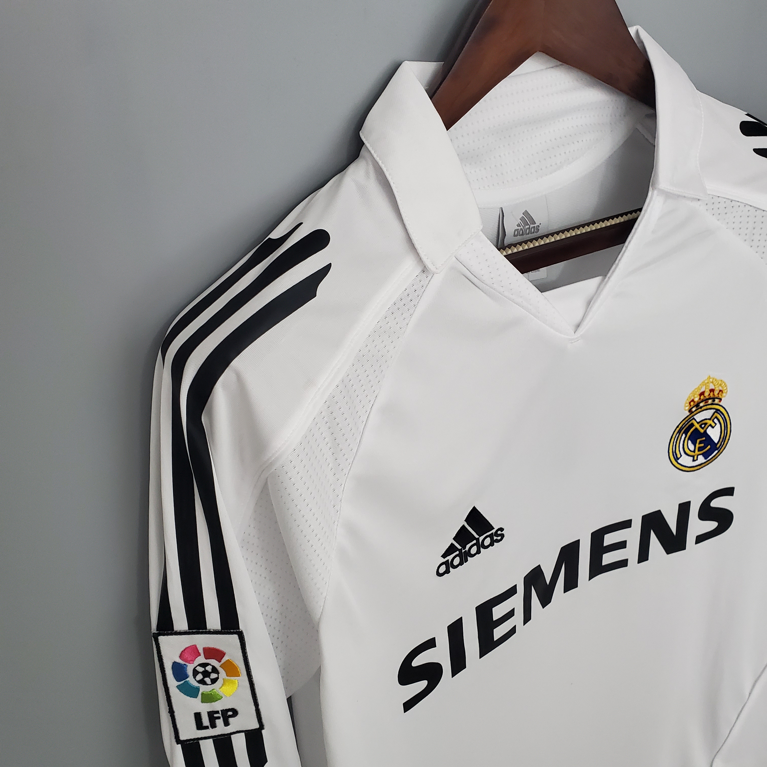 Retro Real Madrid 05-06 Home Stadium Long Sleeve Jersey - SOCCERDEALSHOP