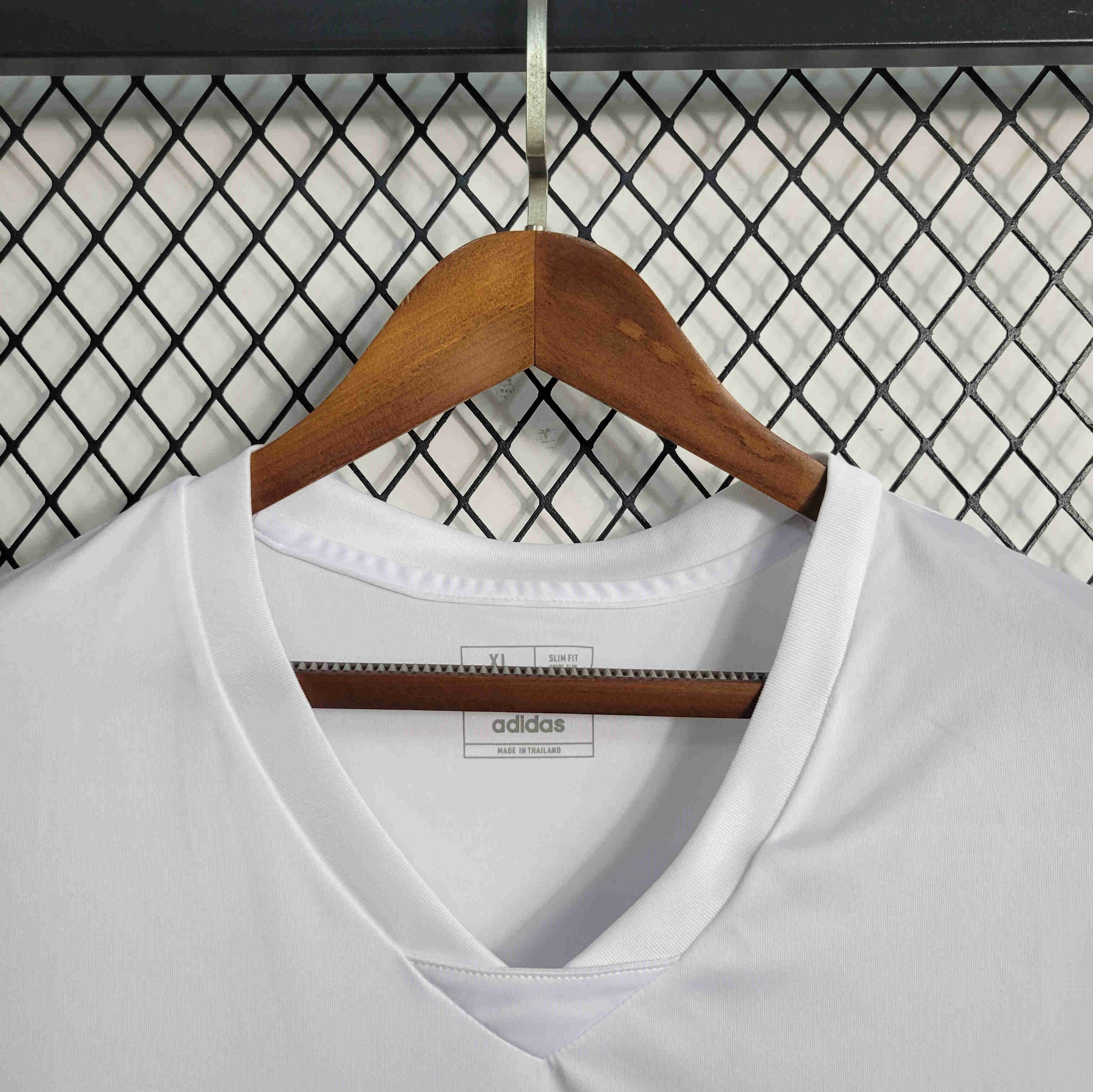 Manchester United 23-24 White Training Vest Size S-XXL - SOCCERDEALSHOP