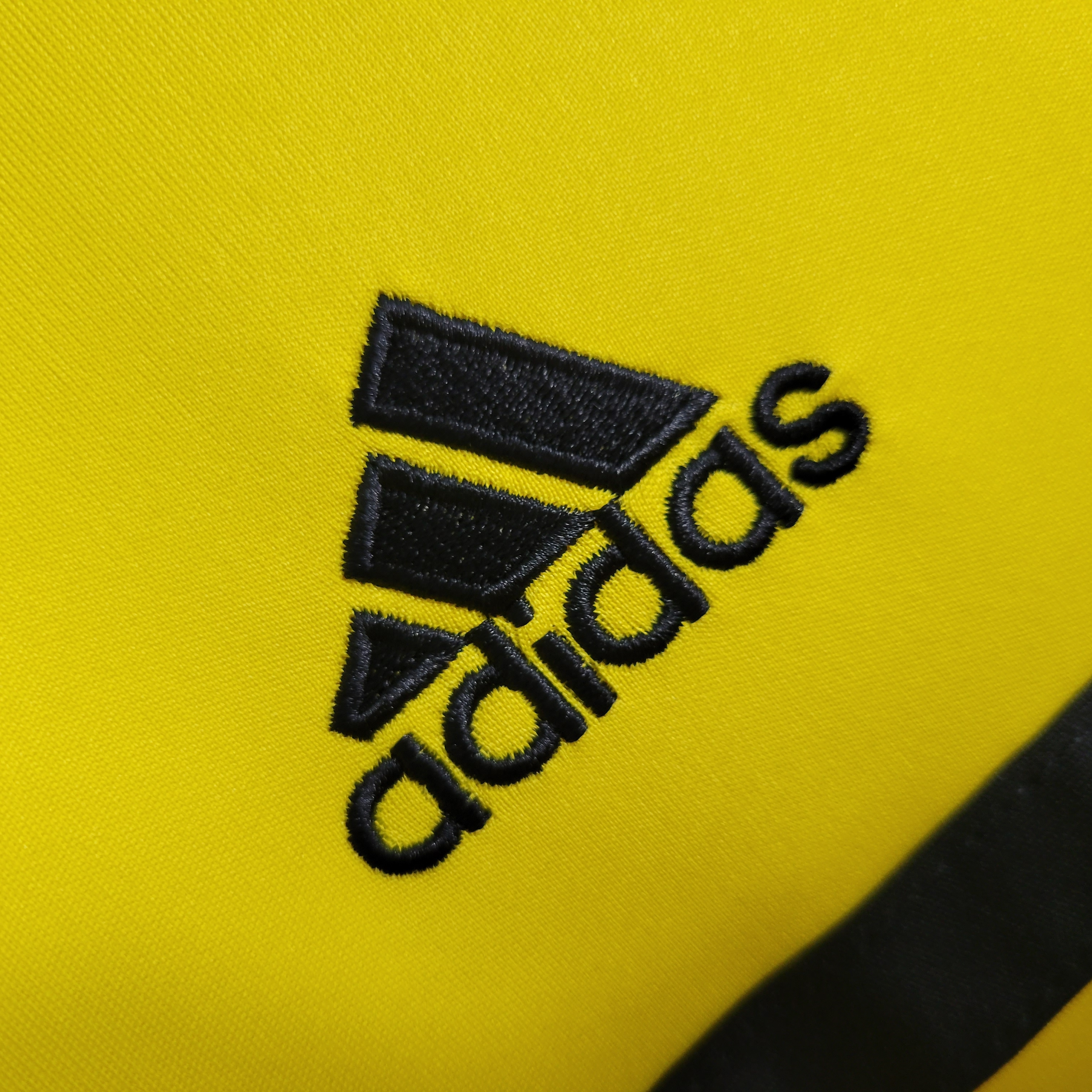 Retro Real Madrid 11-12 Yellow Goalkeeper Jersey - SOCCERDEALSHOP