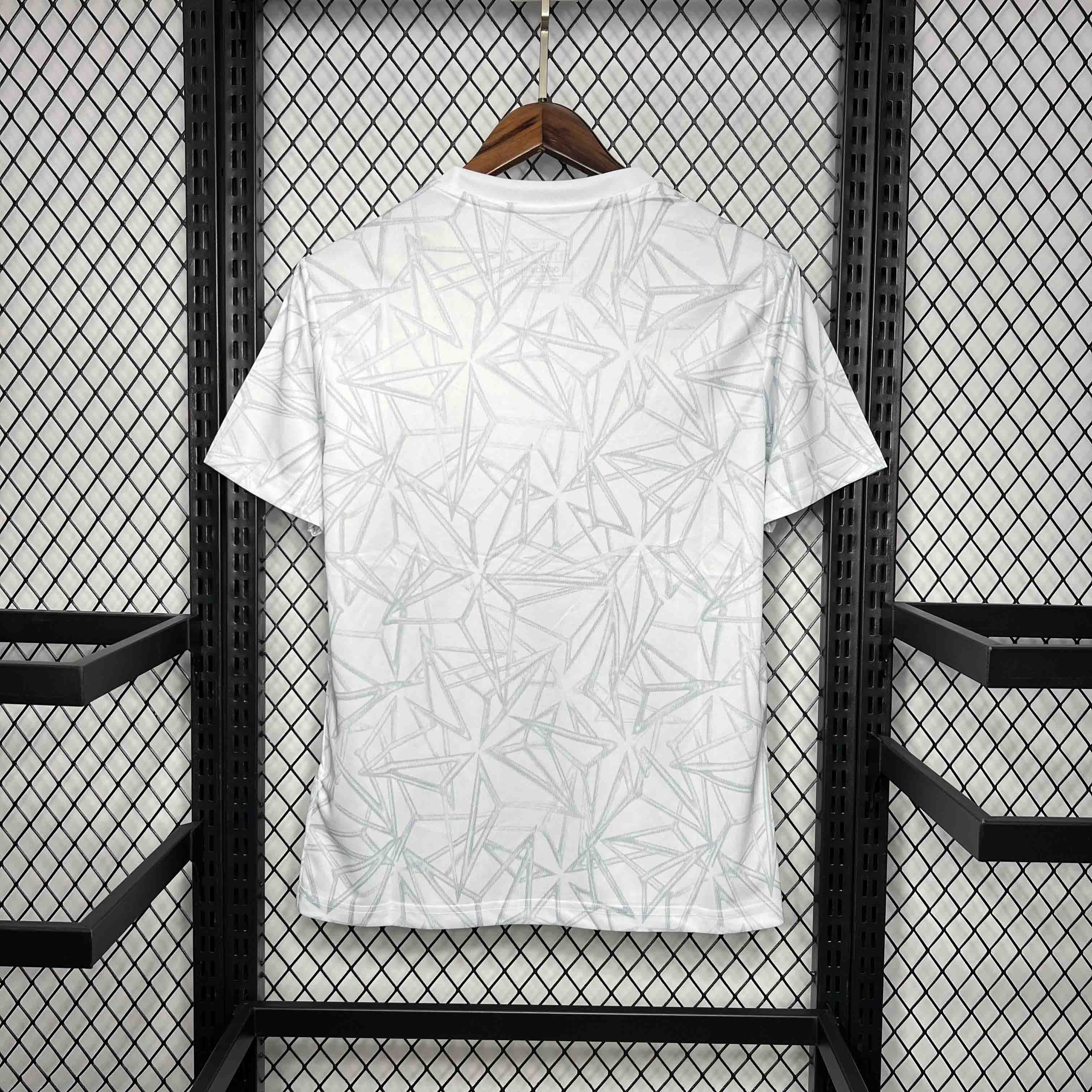 Real Madrid 24-25 Training Jersey - Fans Version - SOCCERDEALSHOP