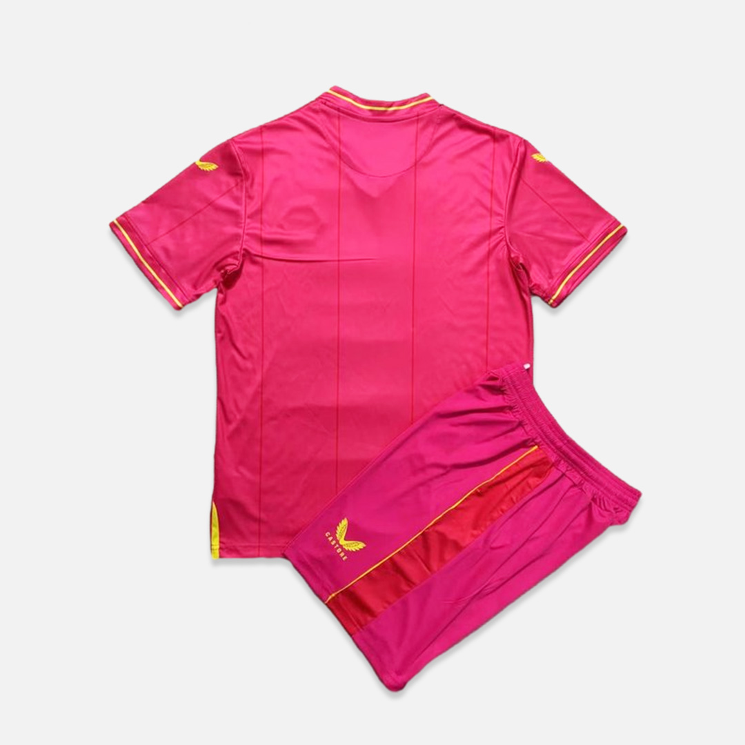 Wolverhampton Wanderers Wolves 23-24 Pink Goalkeeper Kids Kit - SOCCERDEALSHOP