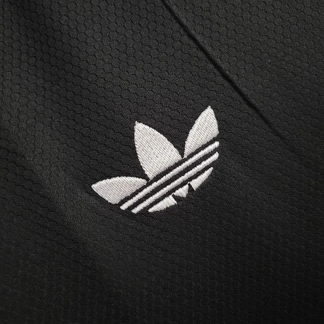 Real Madrid 24-25 Third Goalkeeper Black Jersey - Fans Version - SOCCERDEALSHOP