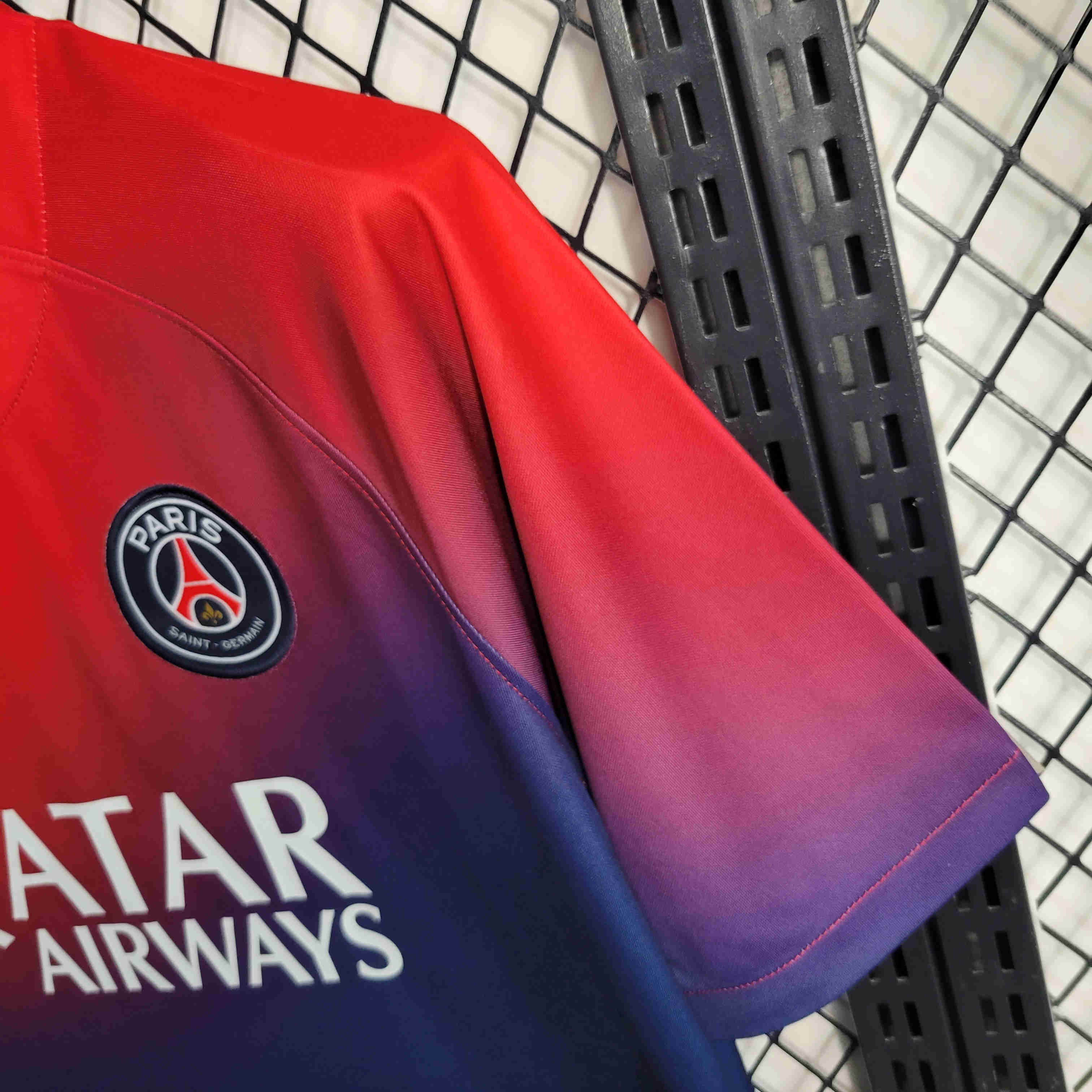 23/24 Paris Saint-Germain PSG Red and Blue Training Jersey - Fans Version - SOCCERDEALSHOP