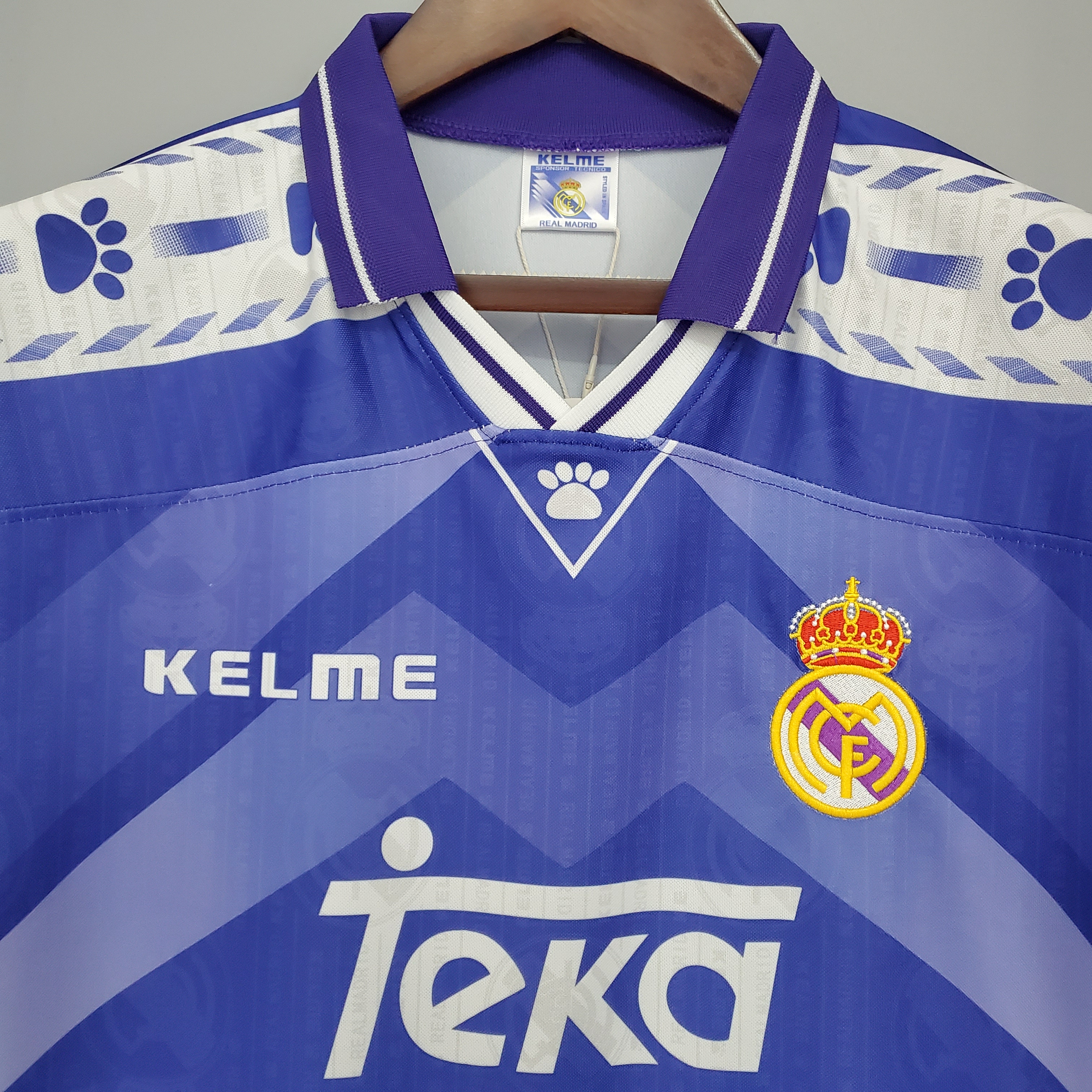 Retro Real Madrid 1996-97 Away Stadium Jersey - SOCCERDEALSHOP
