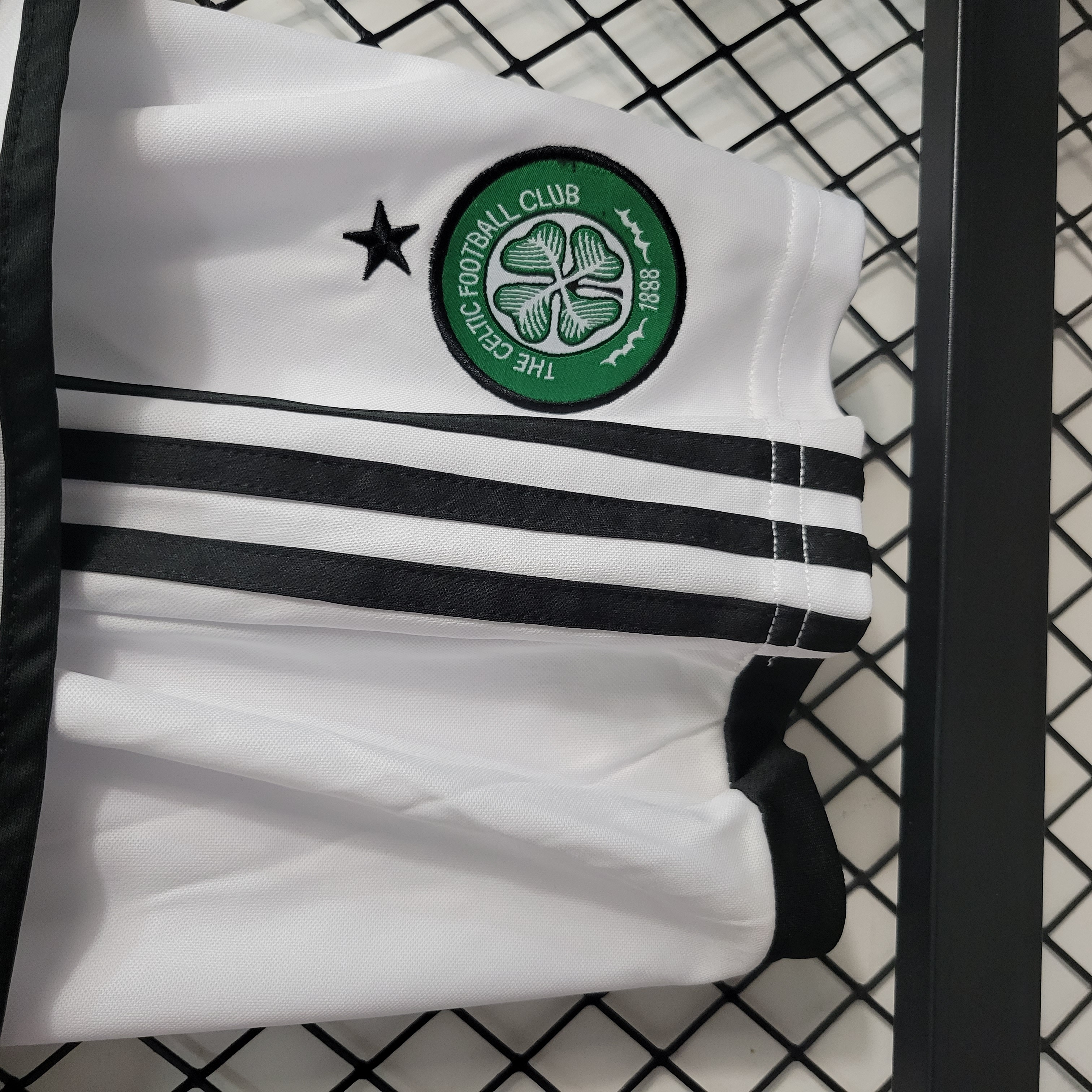 Celtic 23-24 Home Kids Kit - SOCCERDEALSHOP