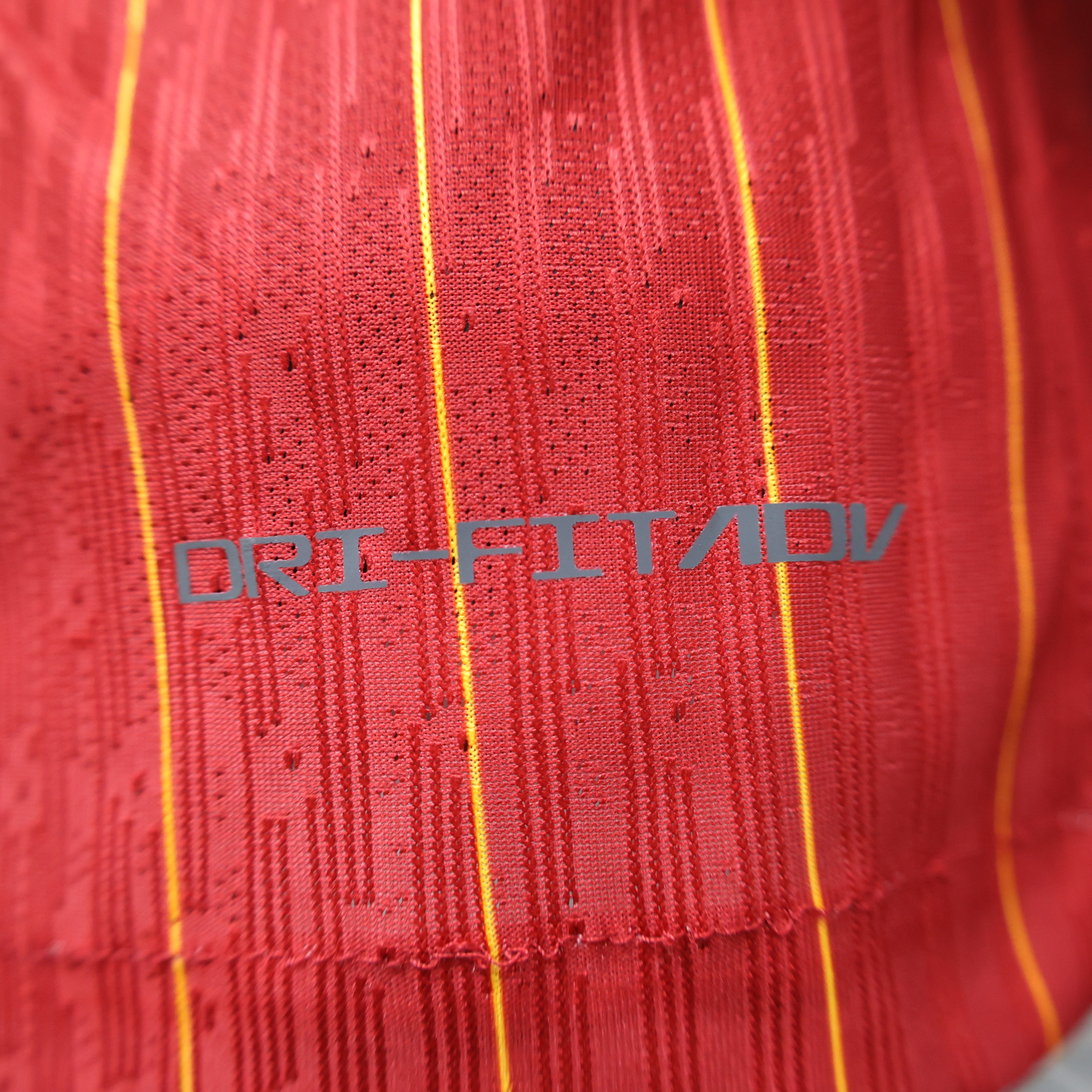 Liverpool 24-25 Home Stadium Jersey - Player Version - SOCCERDEALSHOP