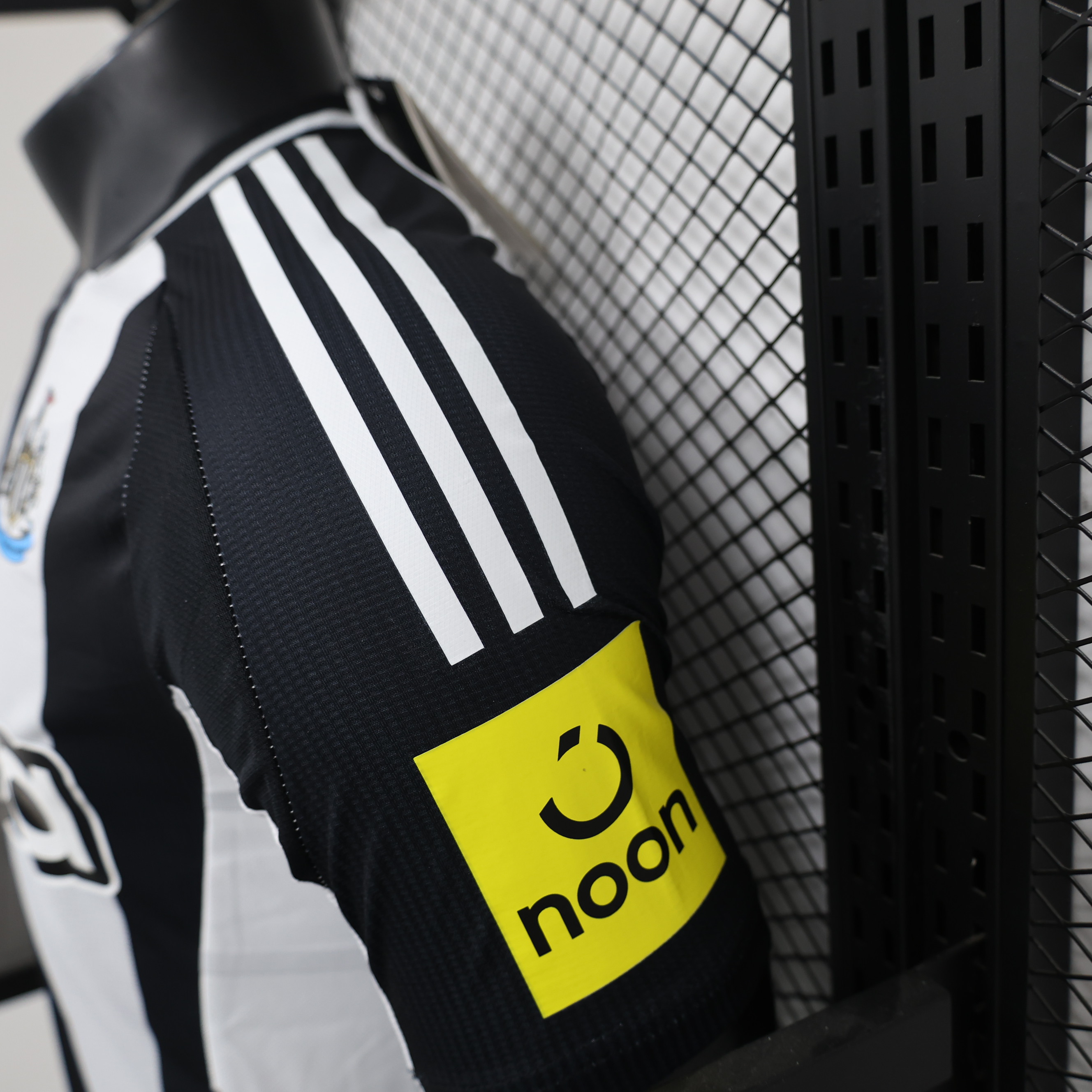 Newcastle United 24-25 Home Stadium Jersey - Player Version - SOCCERDEALSHOP