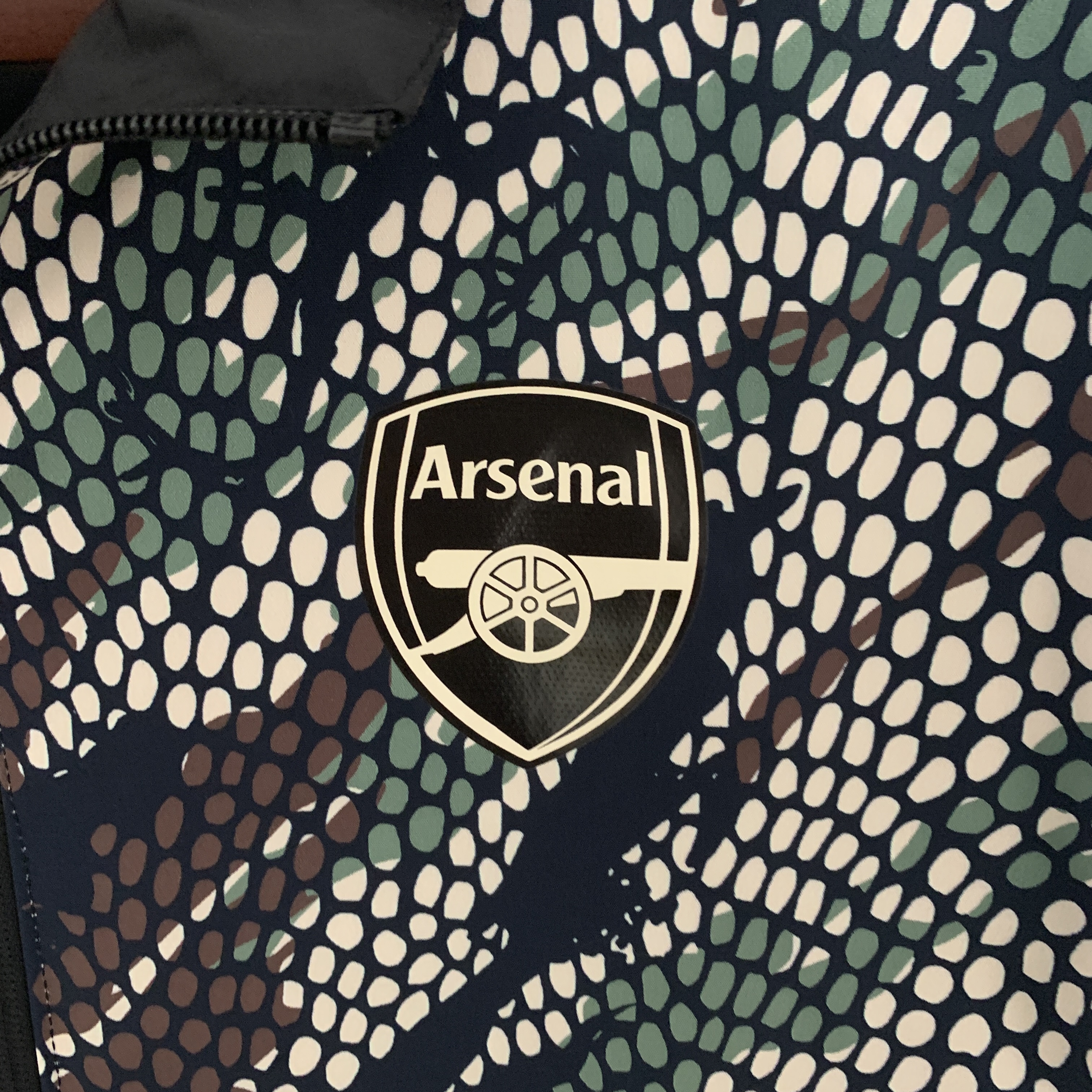 Arsenal x M.A.H.A R.I.S.H.I Limited Edition 23-24 Player Reversible Windbreaker - SOCCERDEALSHOP